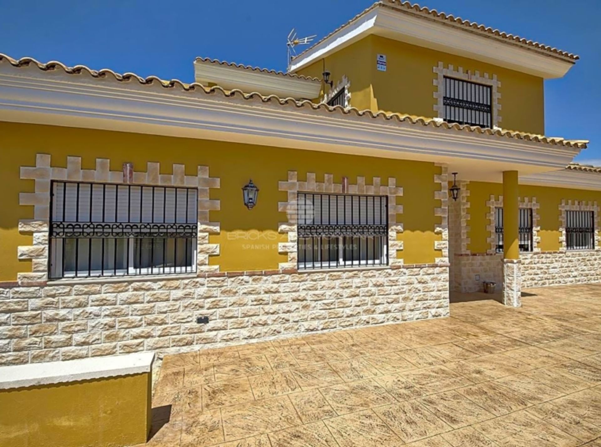 Hus i Montserrat, Valencian Community 12287923