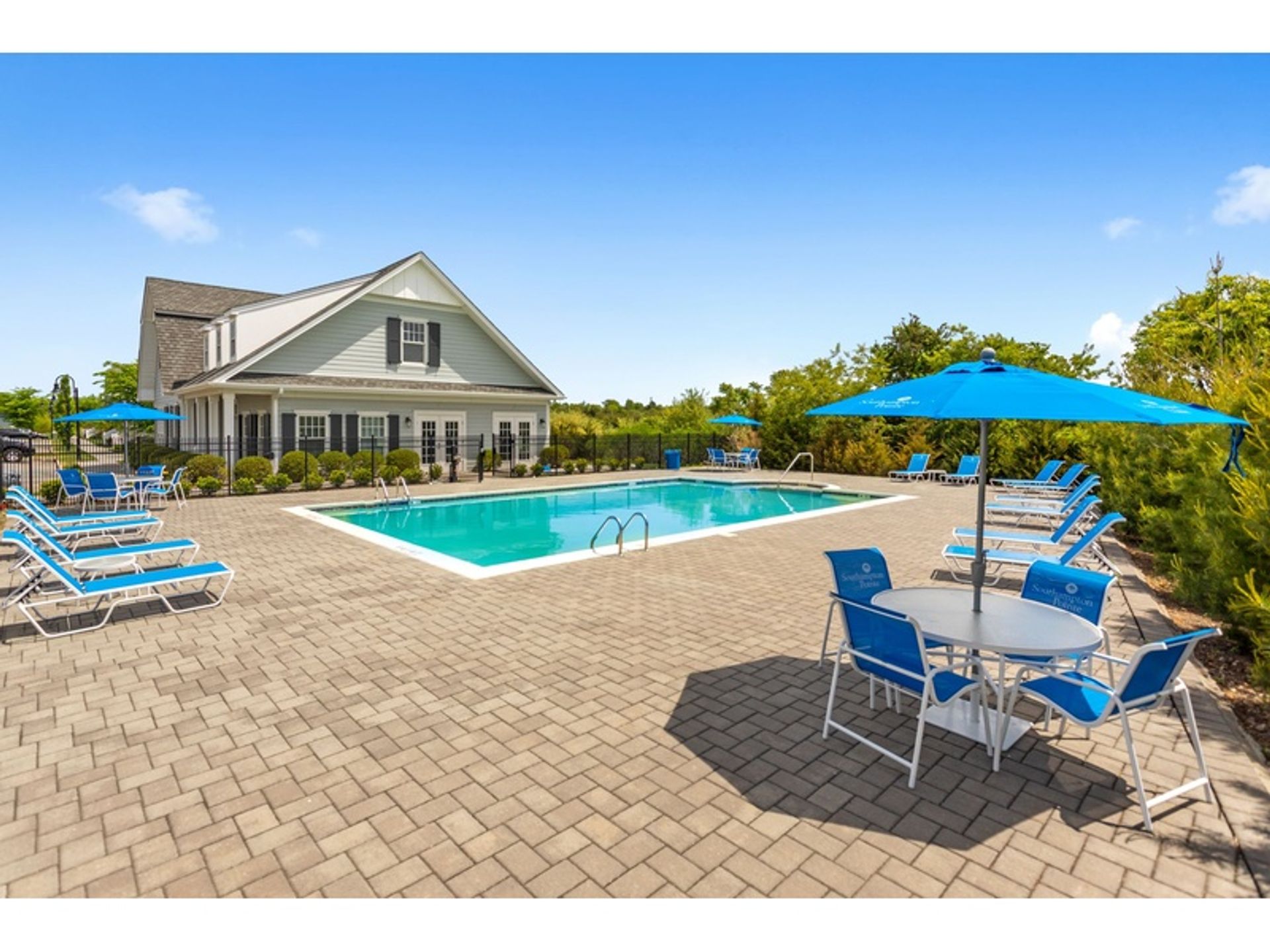 Condominium dans Southampton, New York 12292015