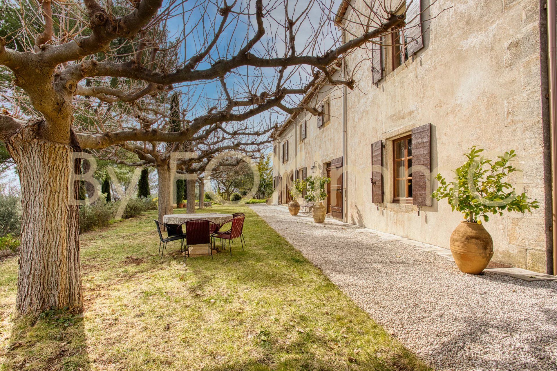 Talo sisään Saint-Cezaire-sur-Siagne, Provence-Alpes-Cote d'Azur 12292176