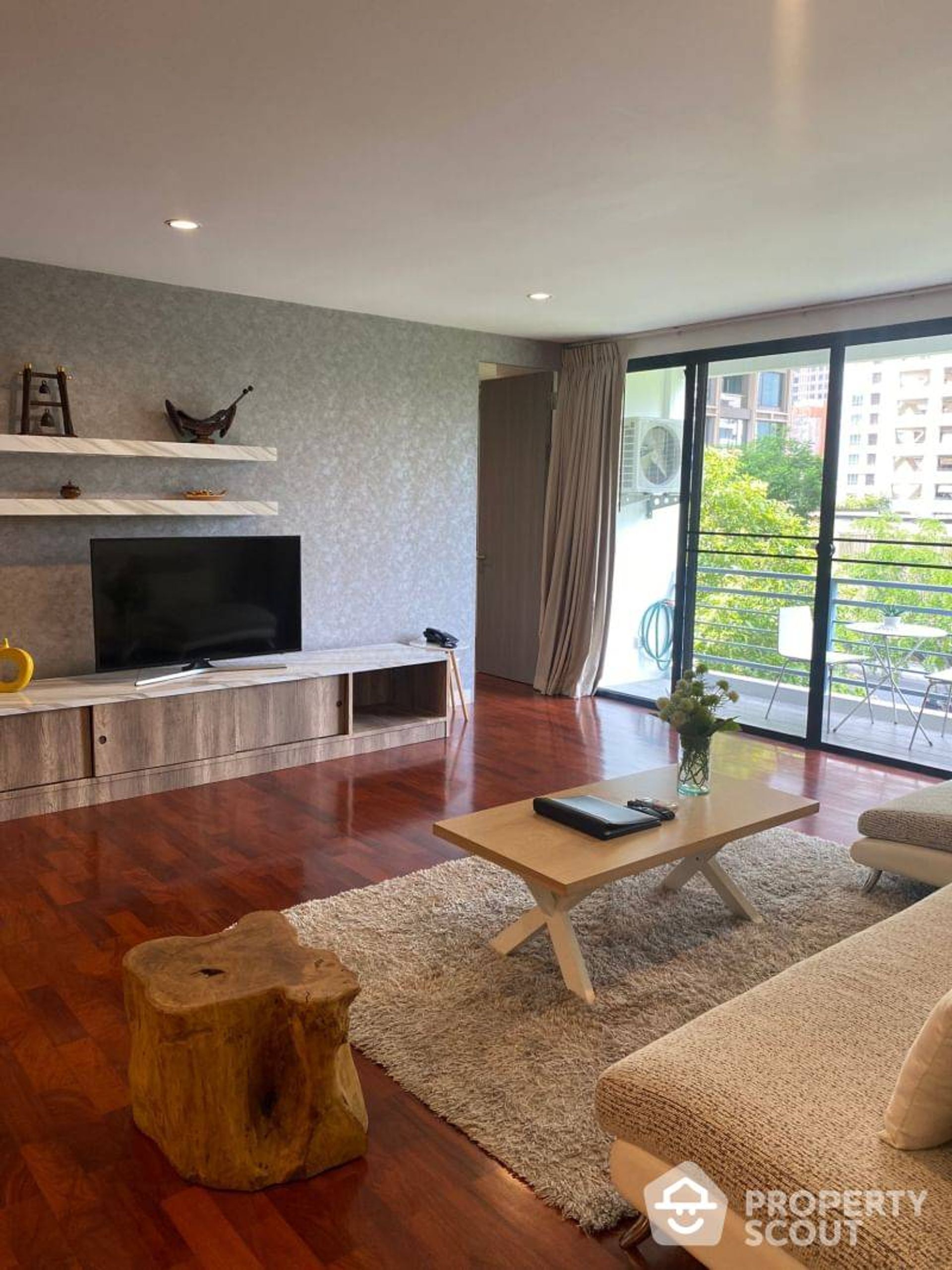 Condominium in Pathum Wan, Krung Thep Maha Nakhon 12292503