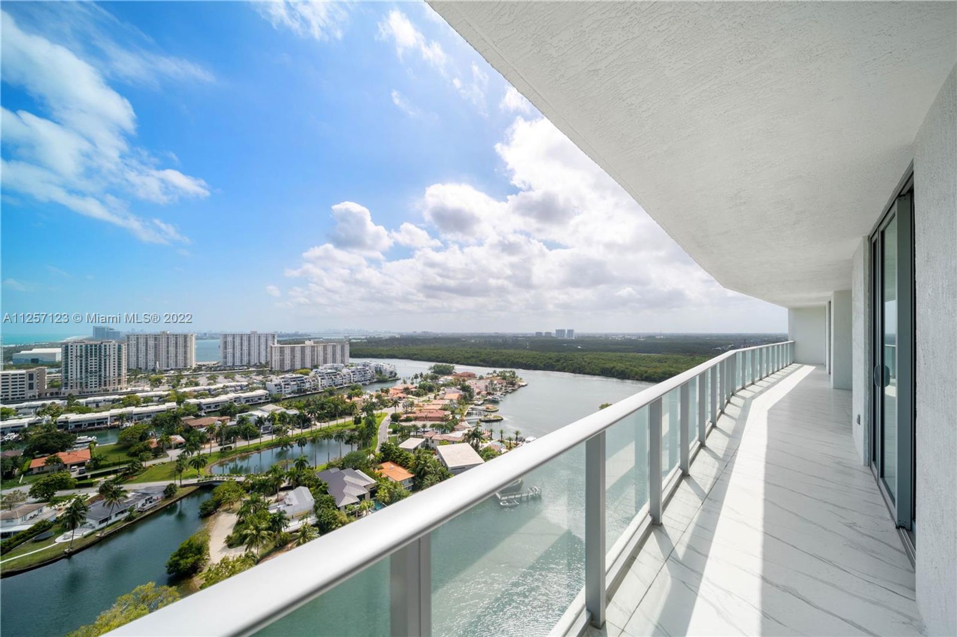 公寓 在 Sunny Isles Beach, Florida 12293093