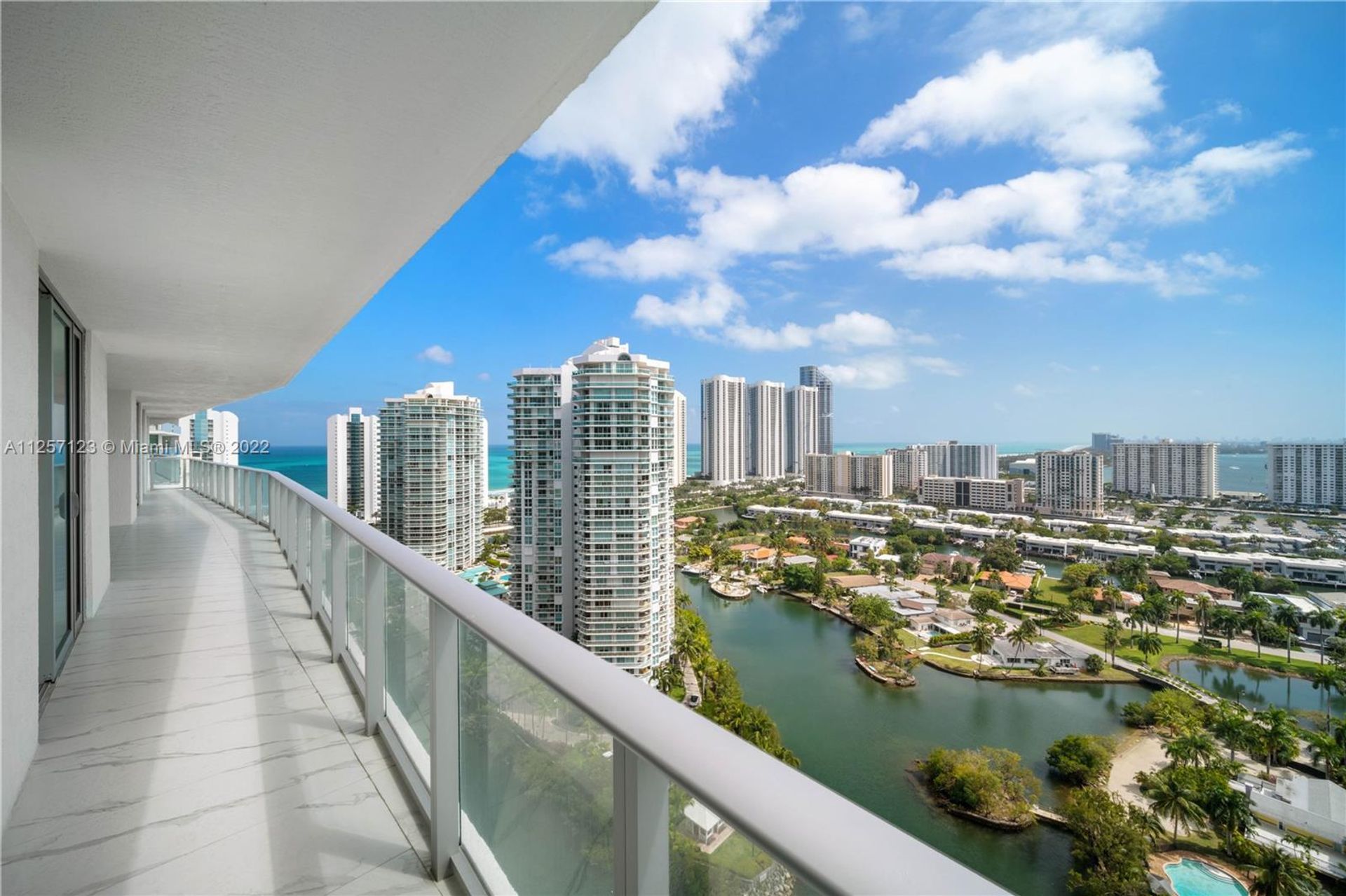 公寓 在 Sunny Isles Beach, Florida 12293093