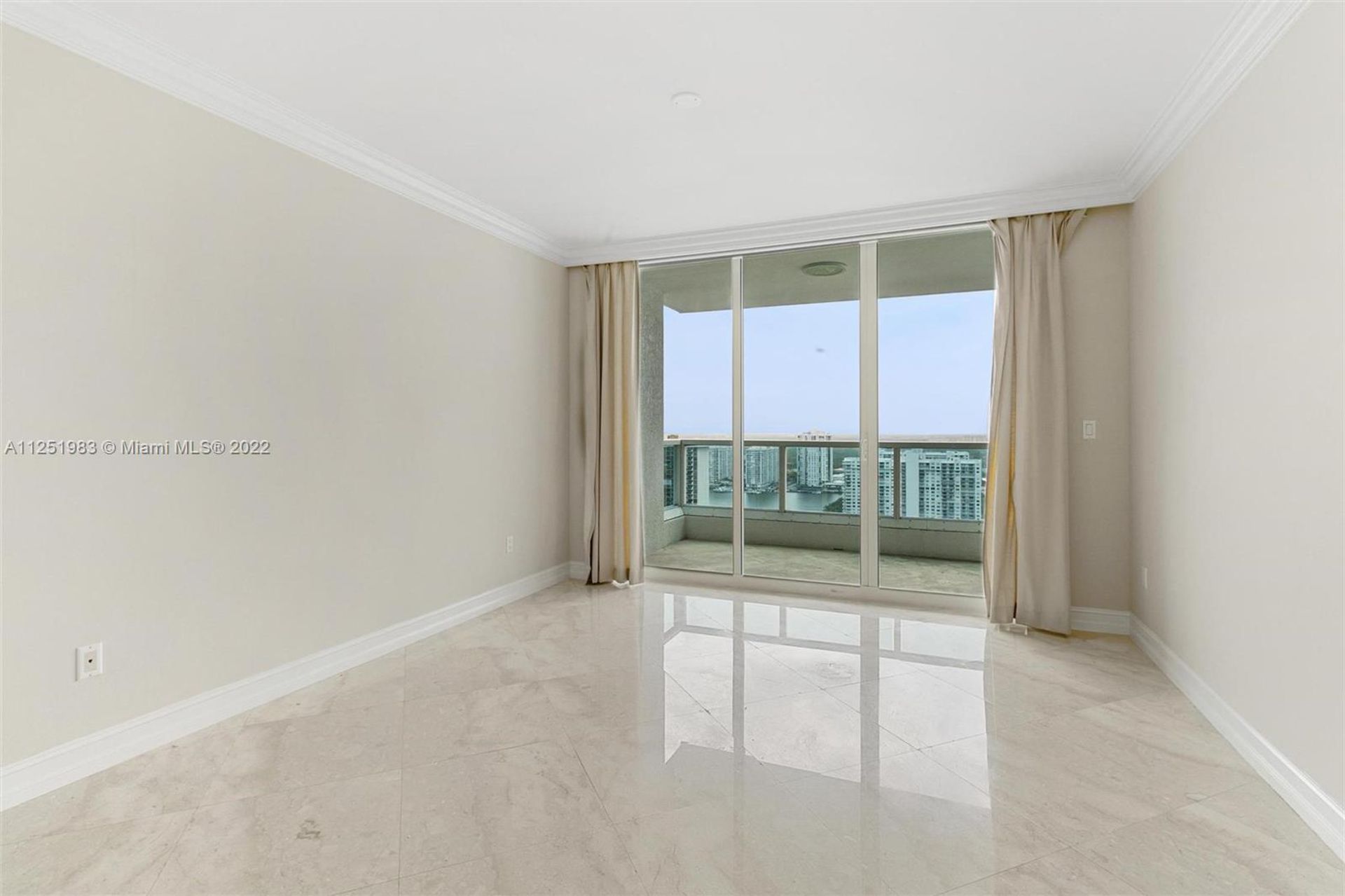 Condominium dans Aventura, Florida 12293104