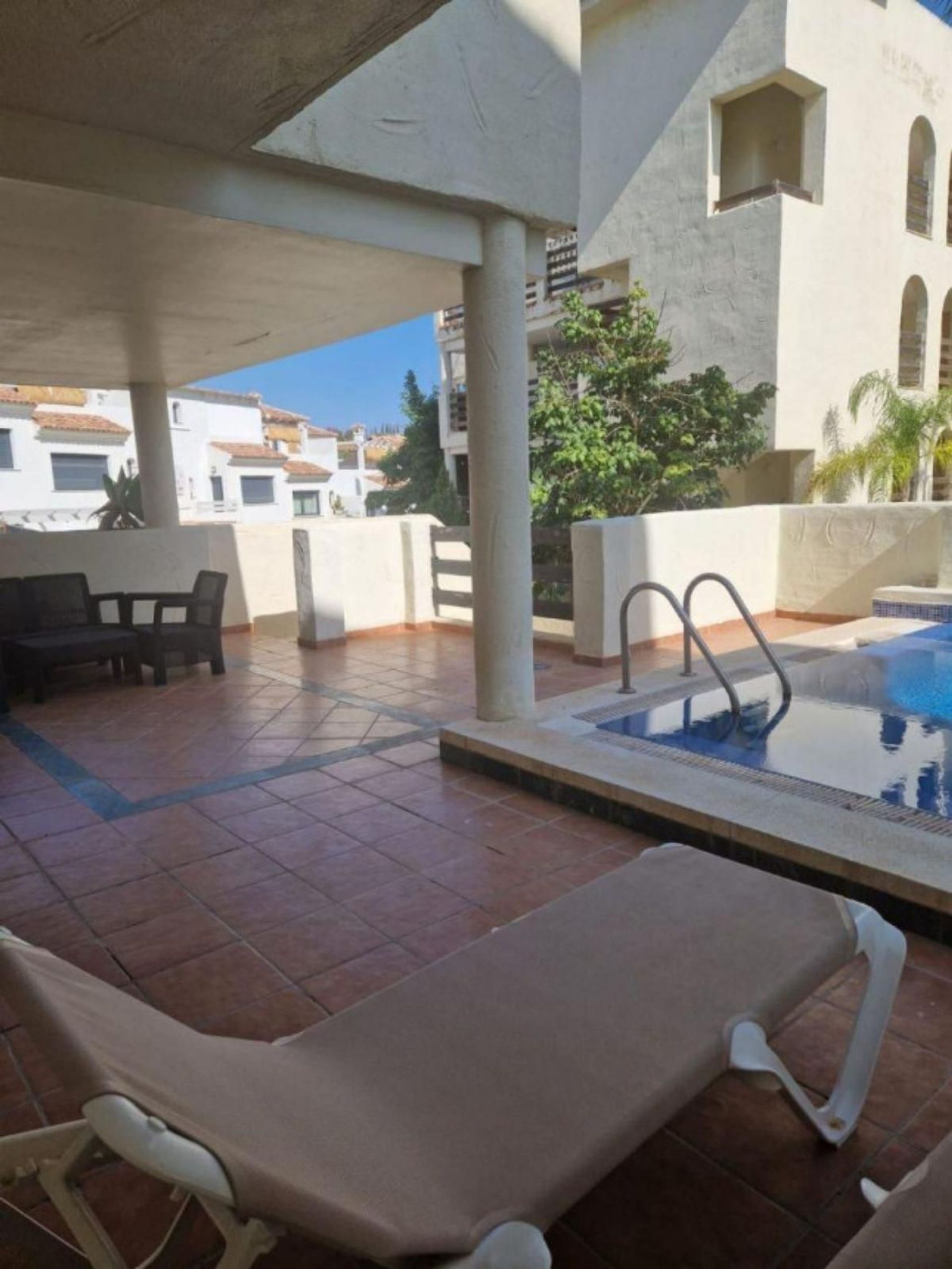 Condominium in Estepona, Andalucía 12293599