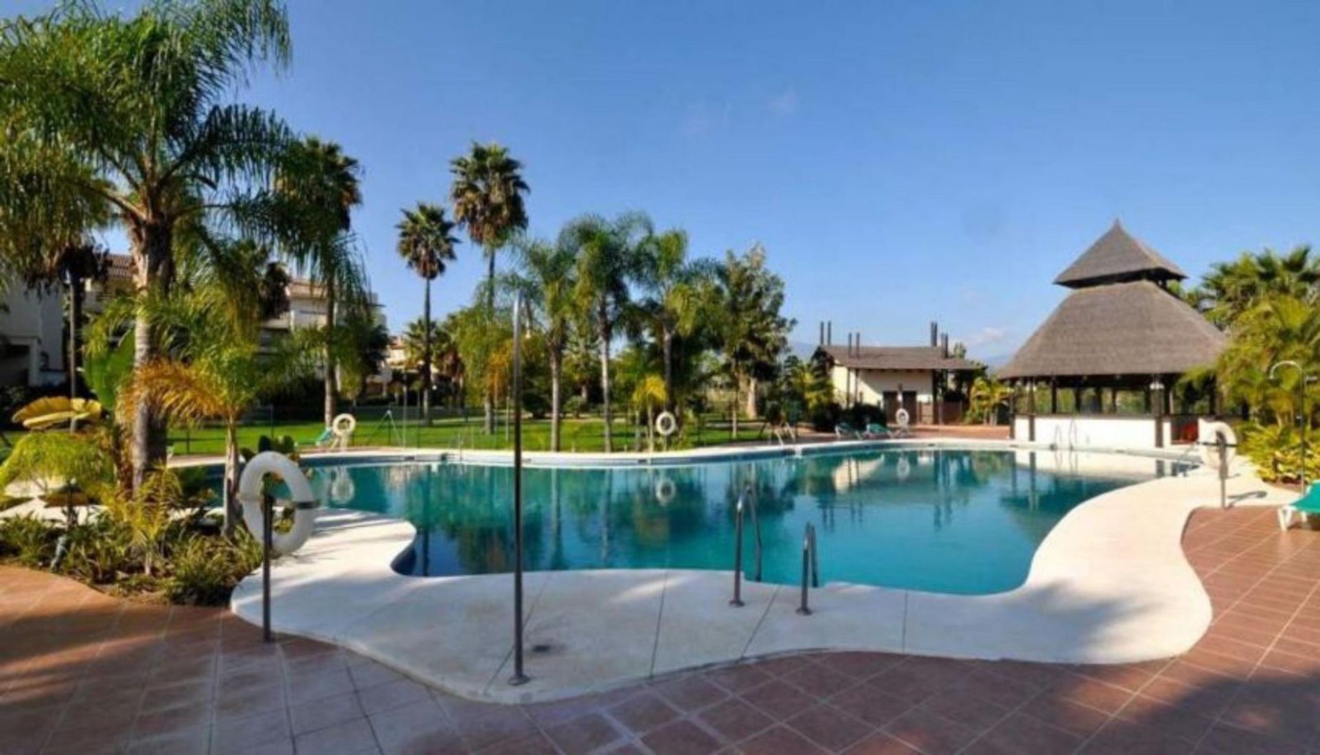 Condominium in Estepona, Andalusië 12293599