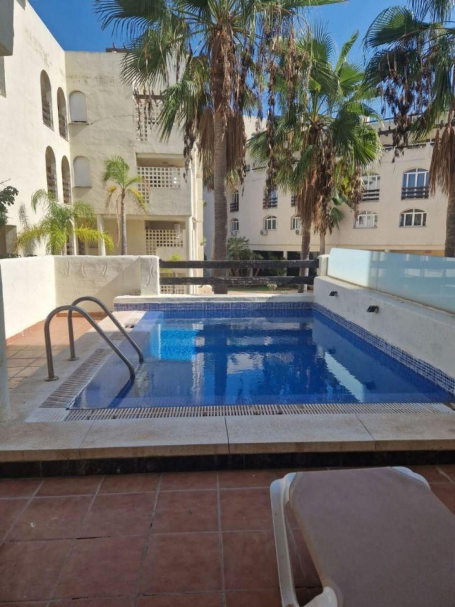 Condominium in Estepona, Andalucía 12293599