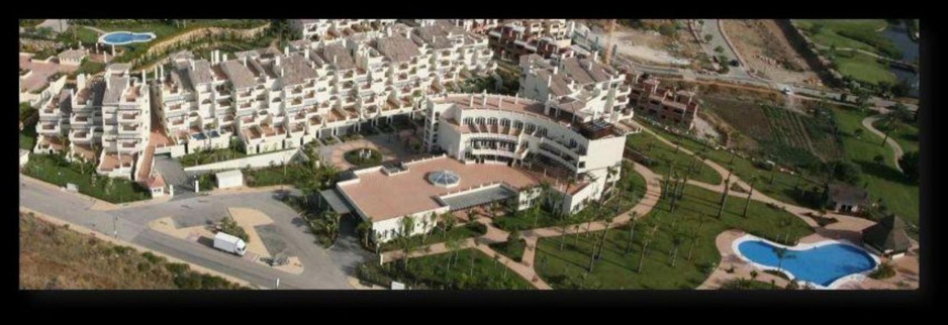 Condominium in Estepona, Andalucía 12293599