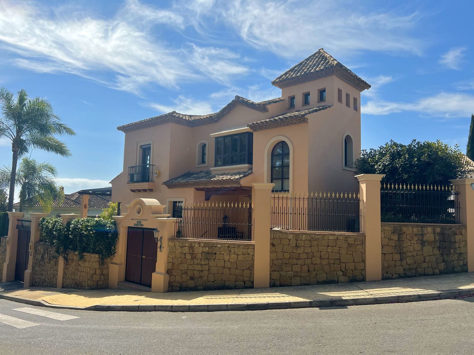 House in University Park, New Mexico 12293624