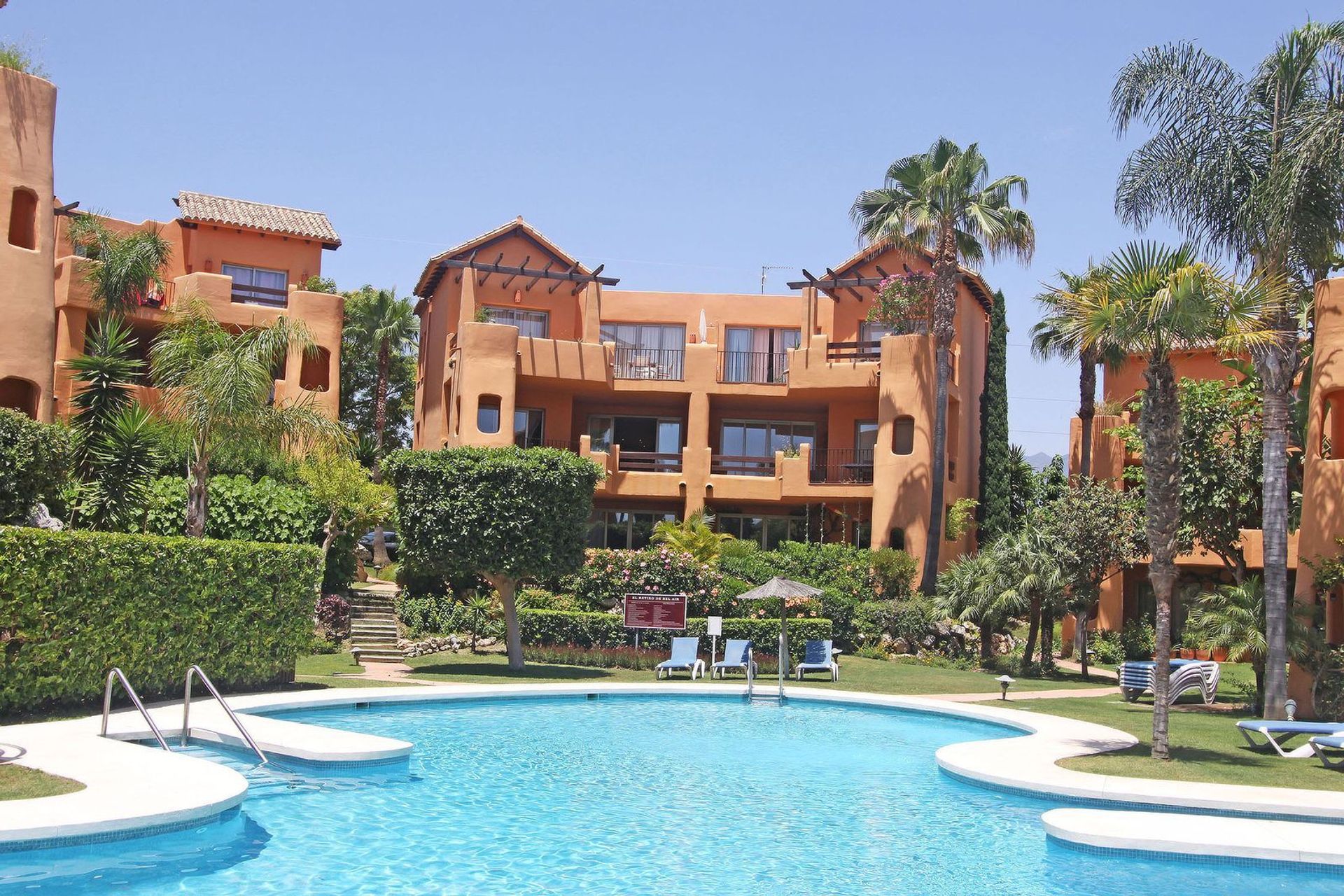 Condominium in Benahavis, Andalusia 12293632