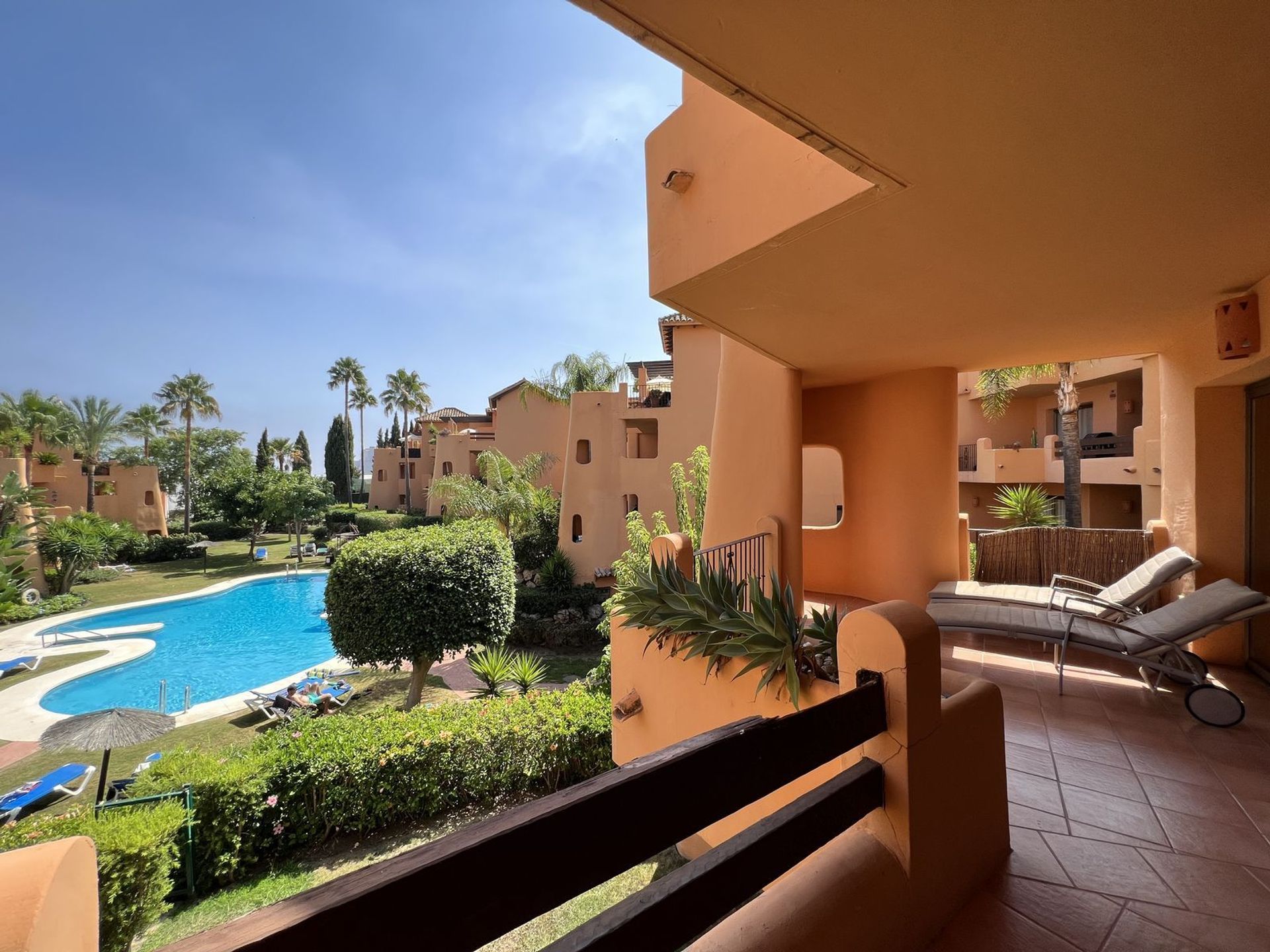 Condominium in Benahavis, Andalusia 12293632