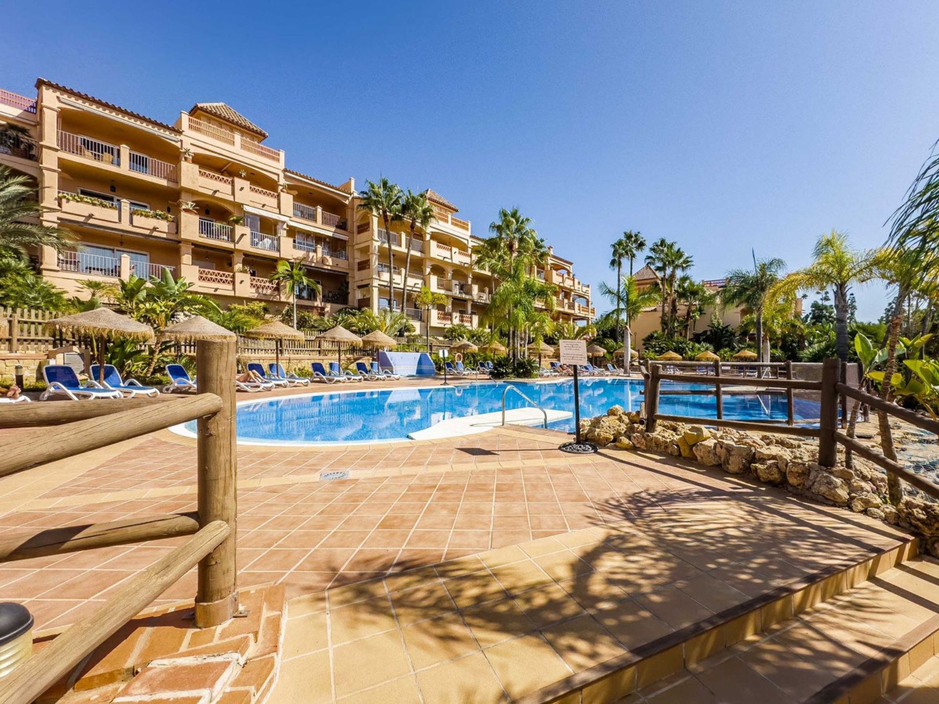 Condominium dans Benalmádena, Andalusia 12293744