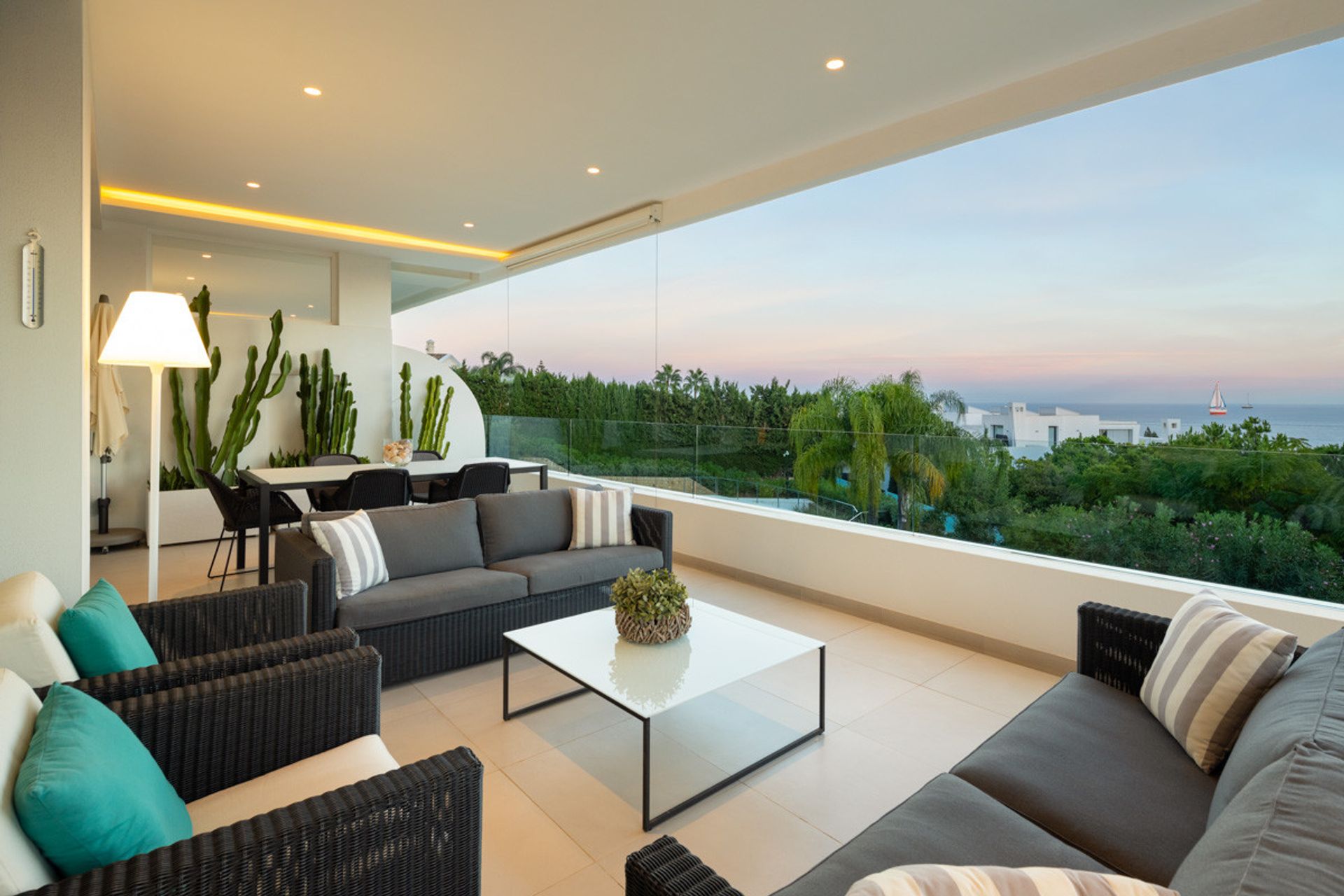 Condominium in Marbella, Andalucía 12297041