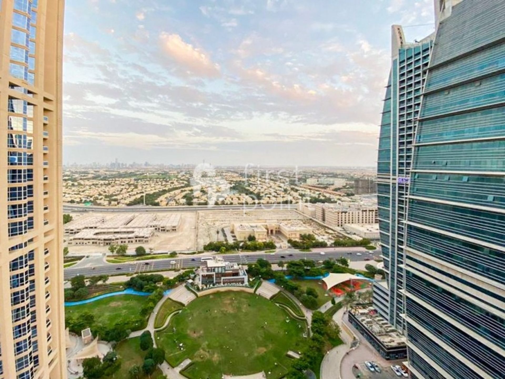 Condominium in Dubai, Dubai 12297450