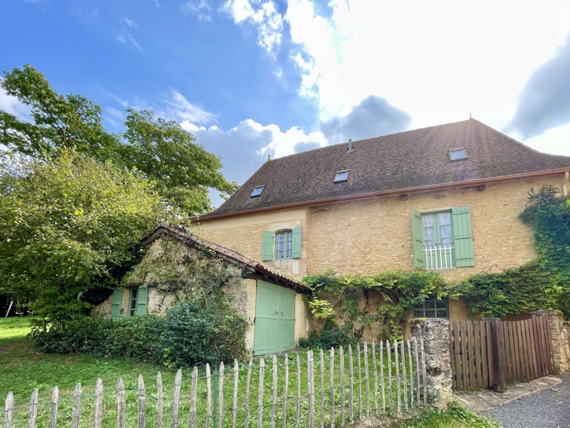 Huis in Sainte-Foy-de-Longas, Nouvelle-Aquitaine 12298197