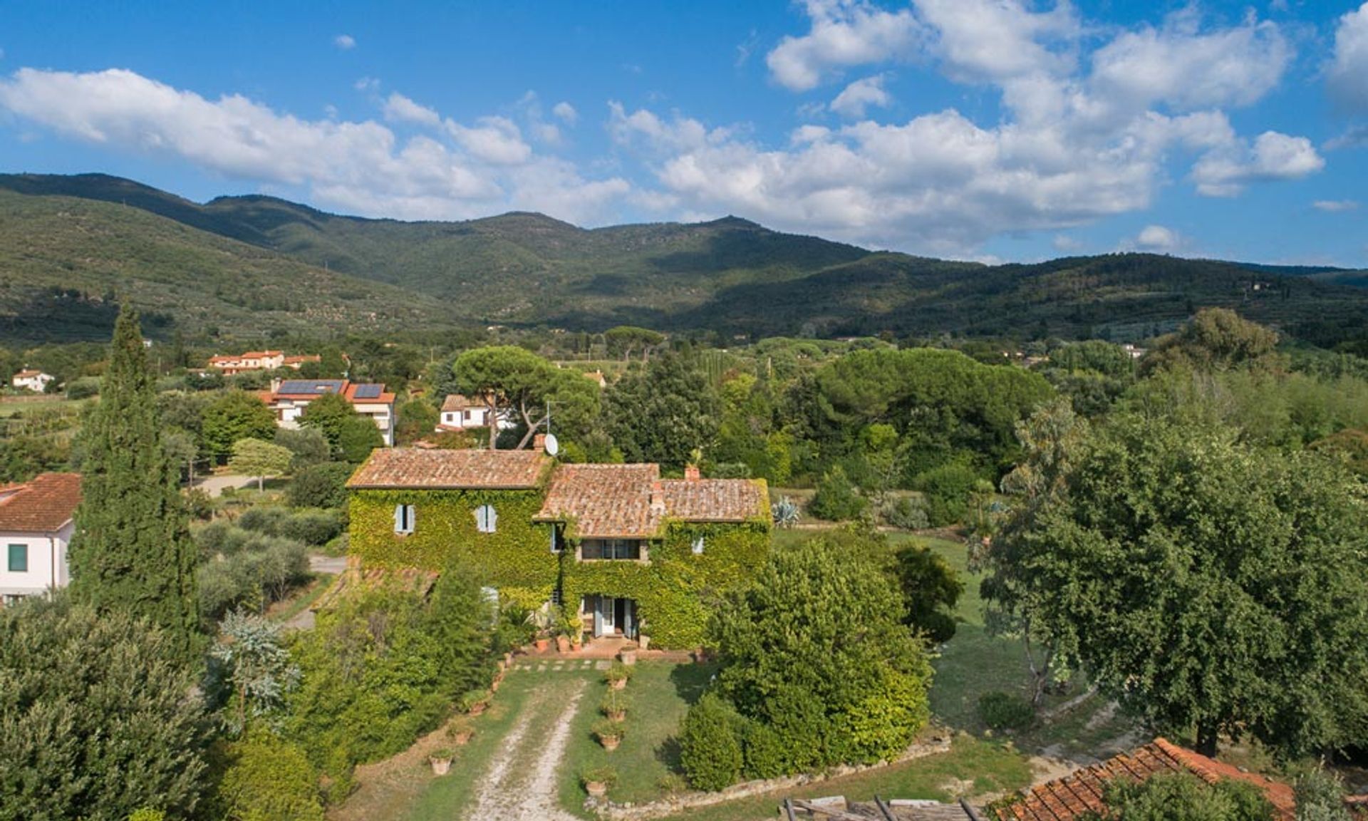 بيت في Rigutino, Tuscany 12298204