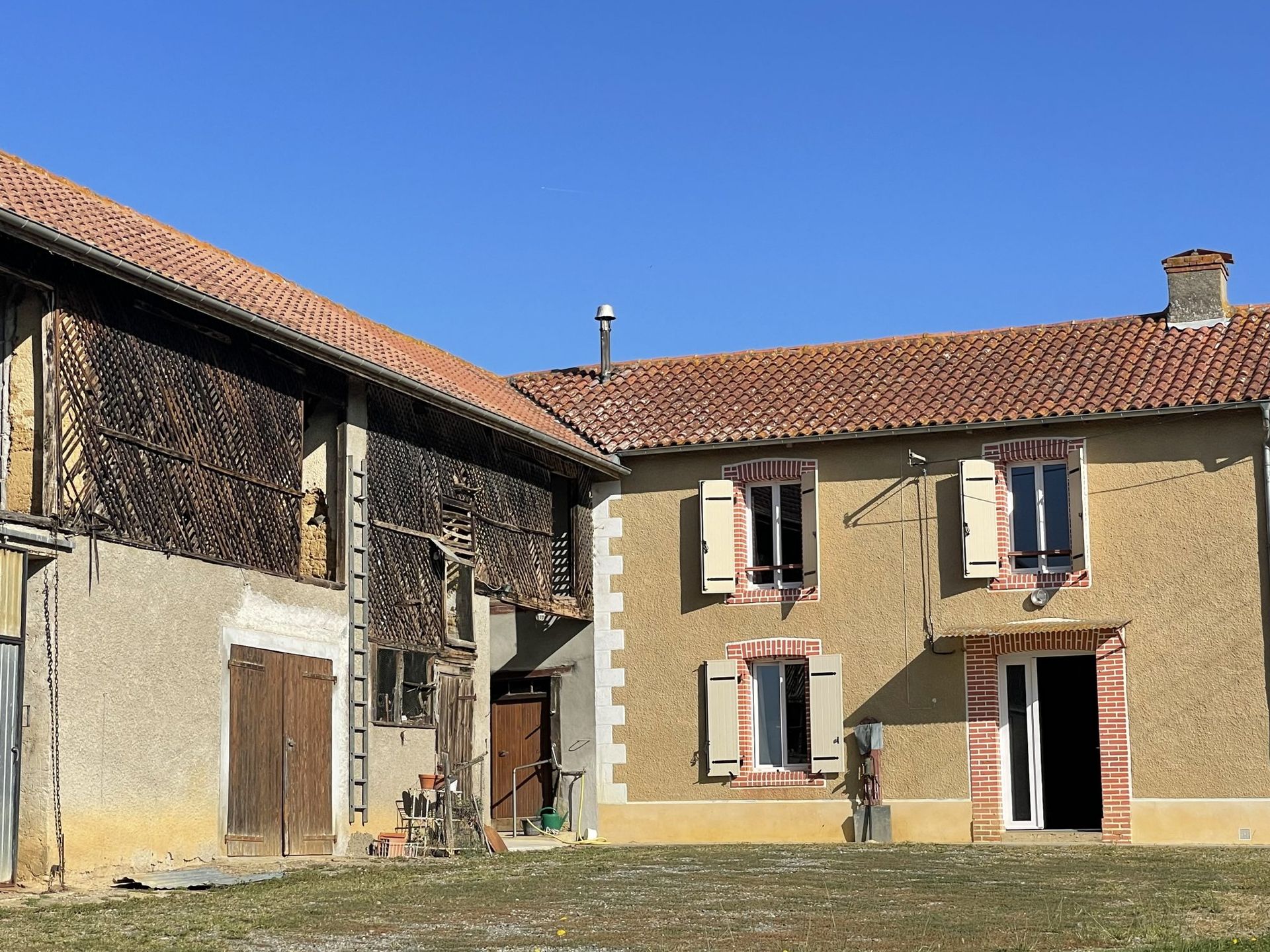 Hus i Trie-sur-Baïse, Occitanie 12298339