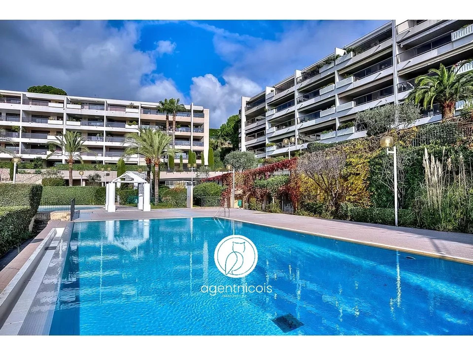 Condominium in Nice, Alpes-Maritimes 12300436