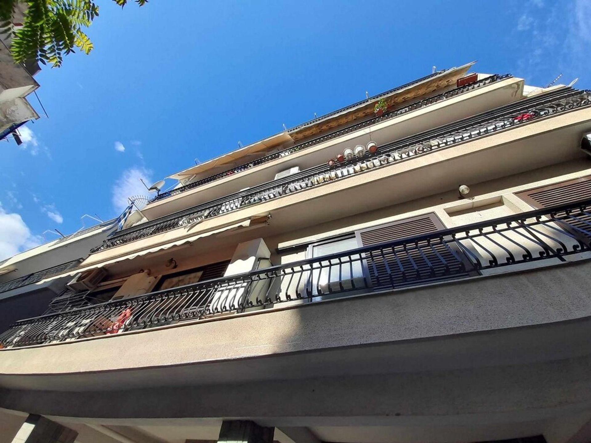 Condominium in Thessaloniki,  12300852