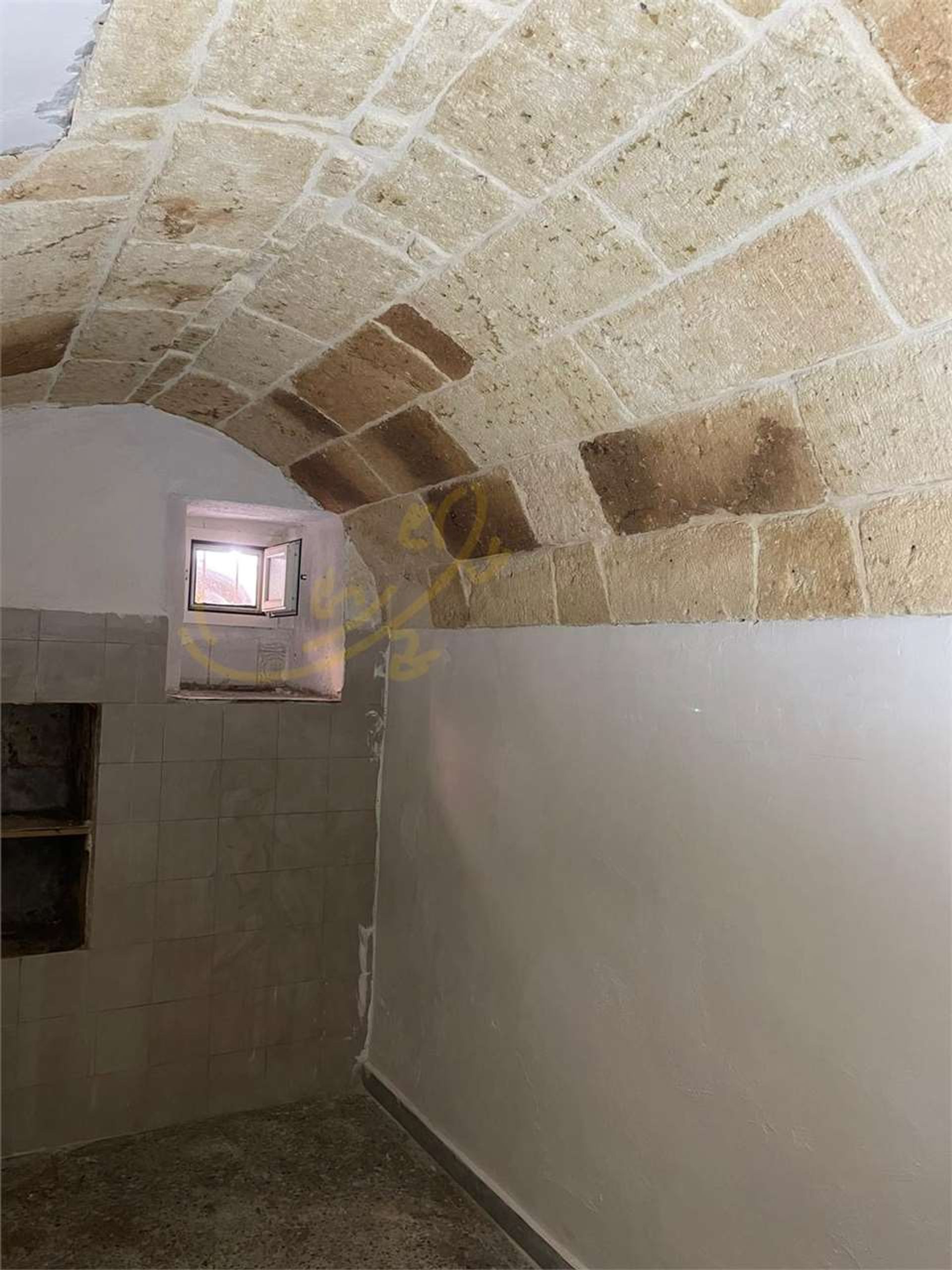 Hus i Monopoli, Puglia 12302601