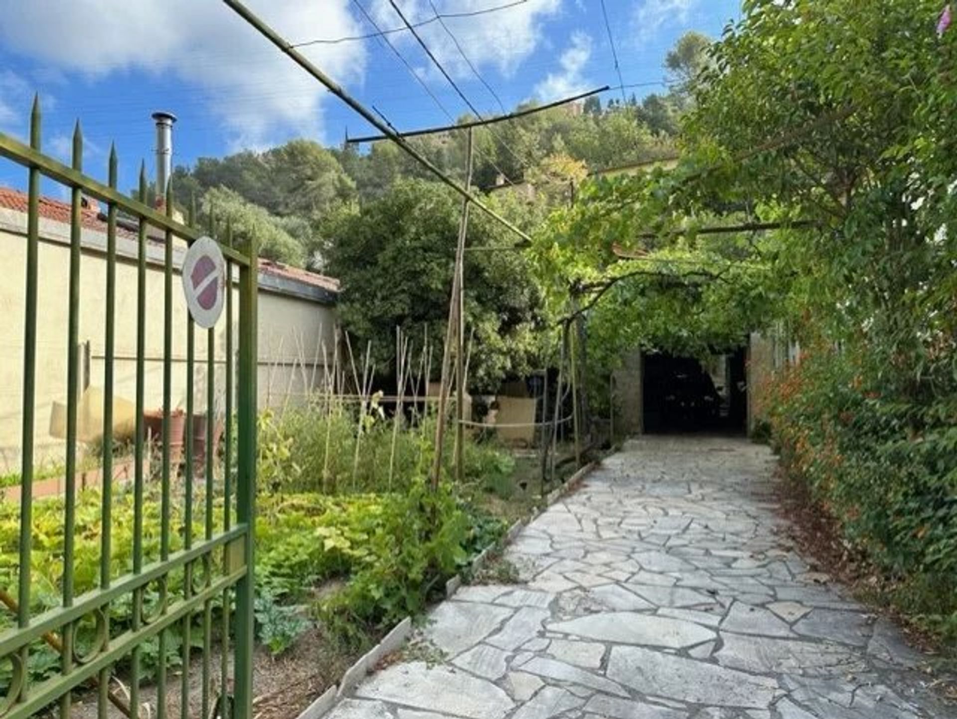 Muu sisään La Madeleine, Provence-Alpes-Cote d'Azur 12302993