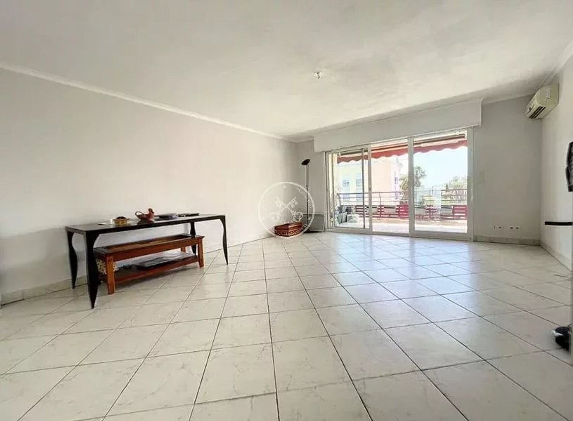 Condominium in Fréjus, Provence-Alpes-Côte d'Azur 12303049