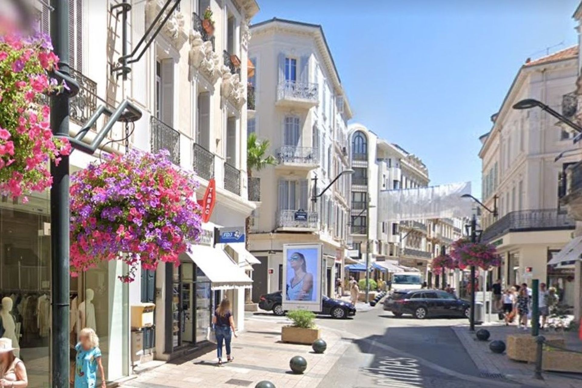 Квартира в Канни, 99 Rue d'Antibes 12303271