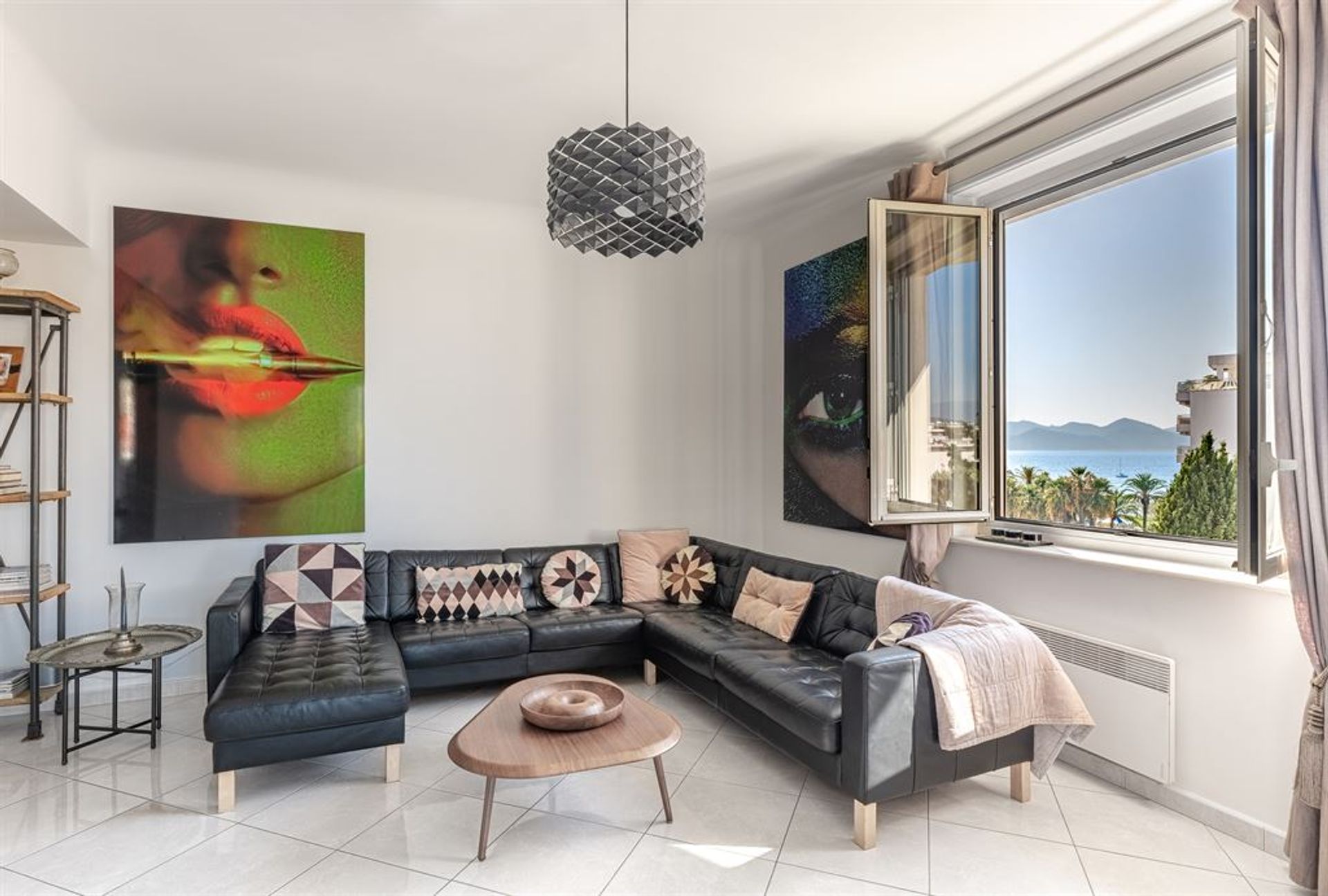 Condominium in Cannes, Provence-Alpes-Côte d'Azur 12303437