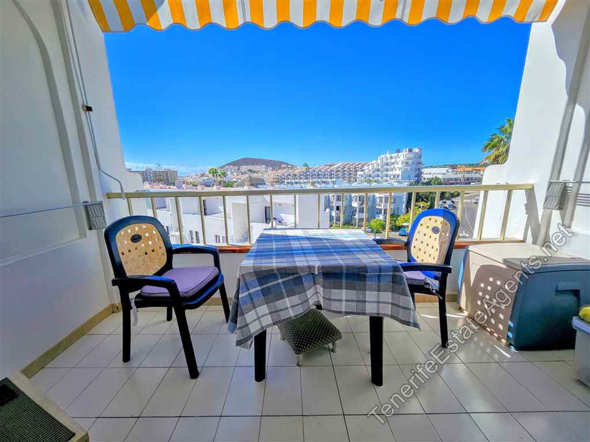 Condominium in Los Cristianos, Canarische eilanden 12305723