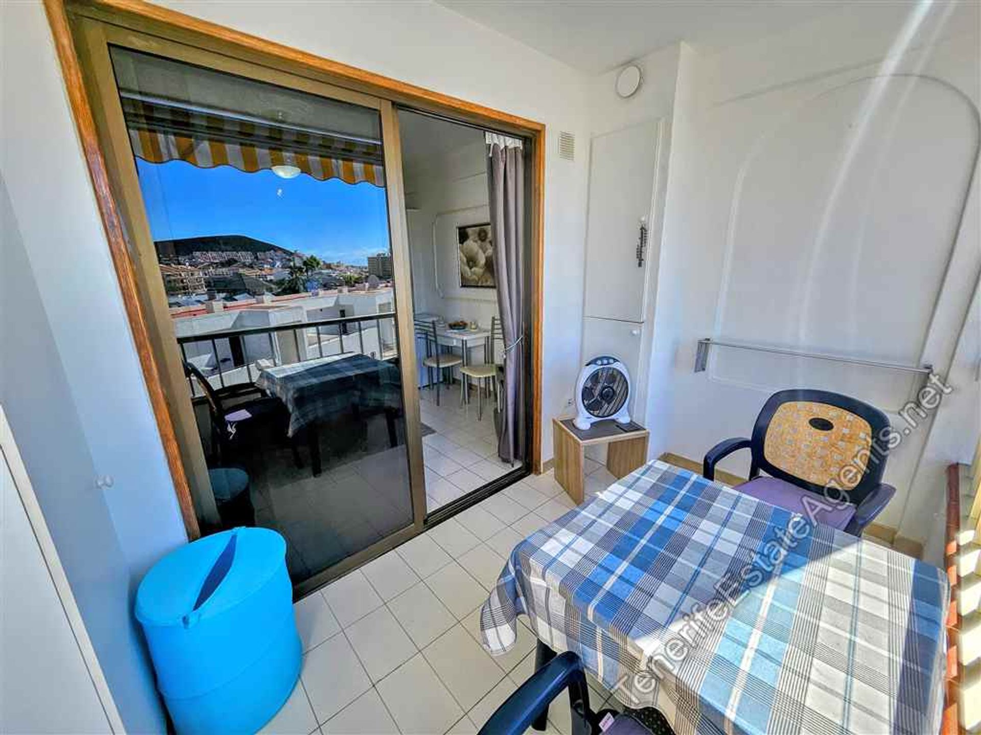 Condominium in Los Cristianos, Canarische eilanden 12305723