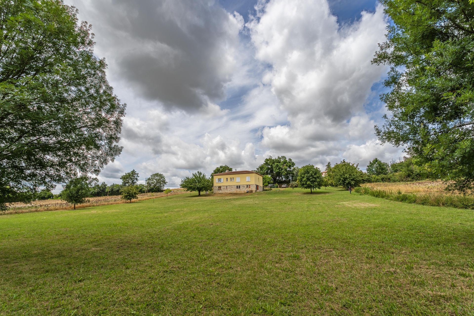 casa en Tayrac, Nouvelle-Aquitaine 12305780