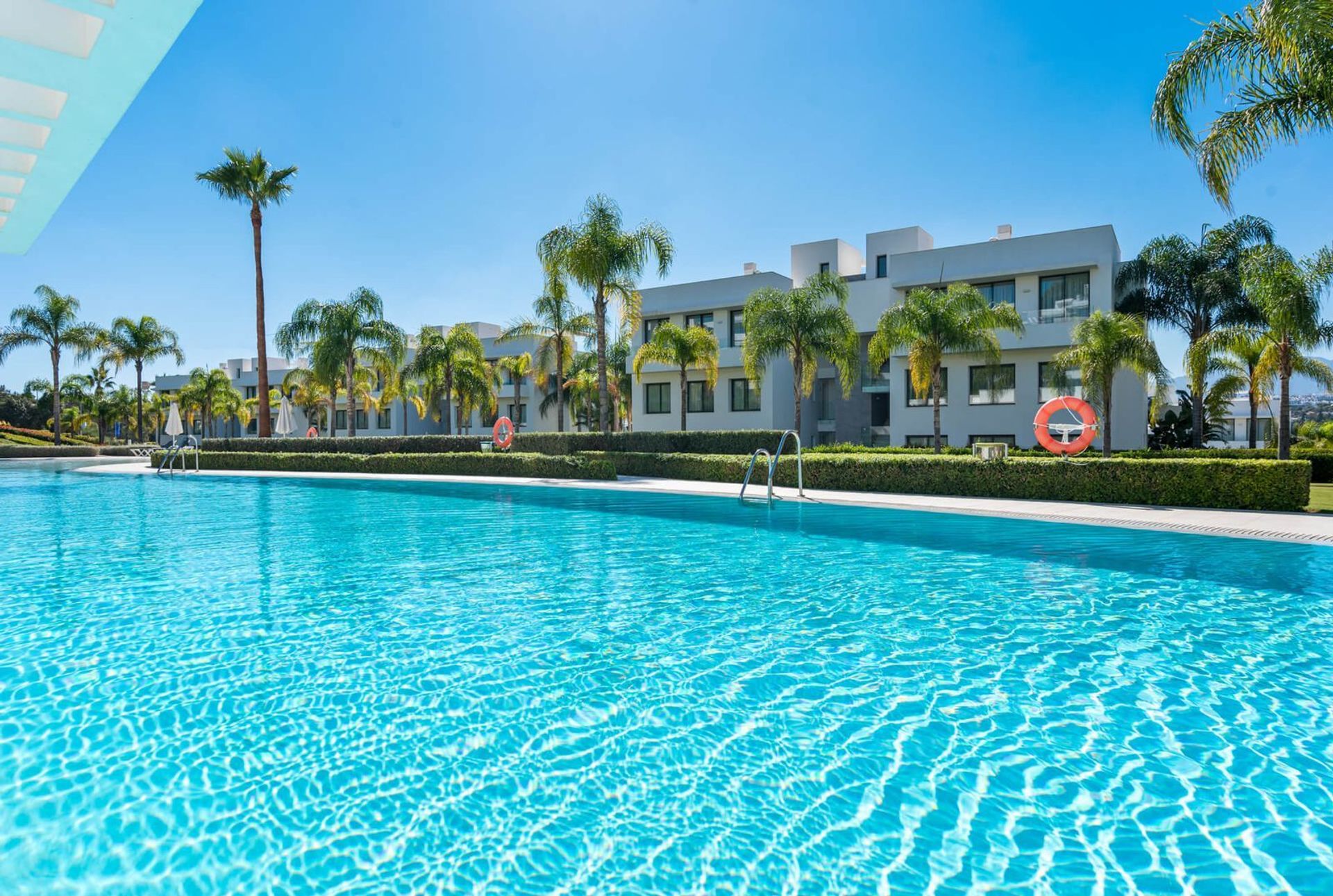 Condominium dans Estepona, Andalucía 12306657