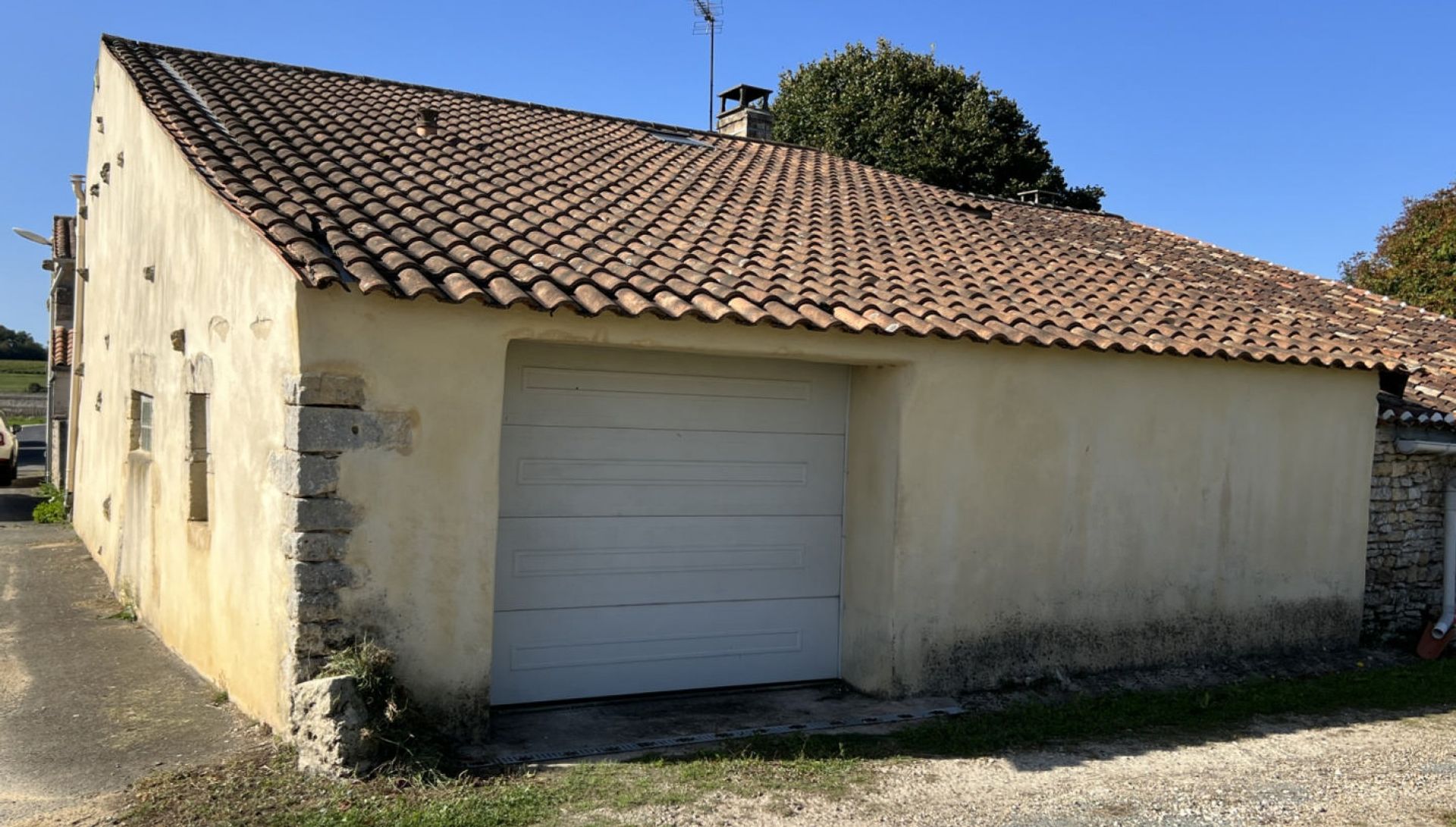 Haus im Saint-Jean-d'Angély, Nouvelle-Aquitaine 12307631