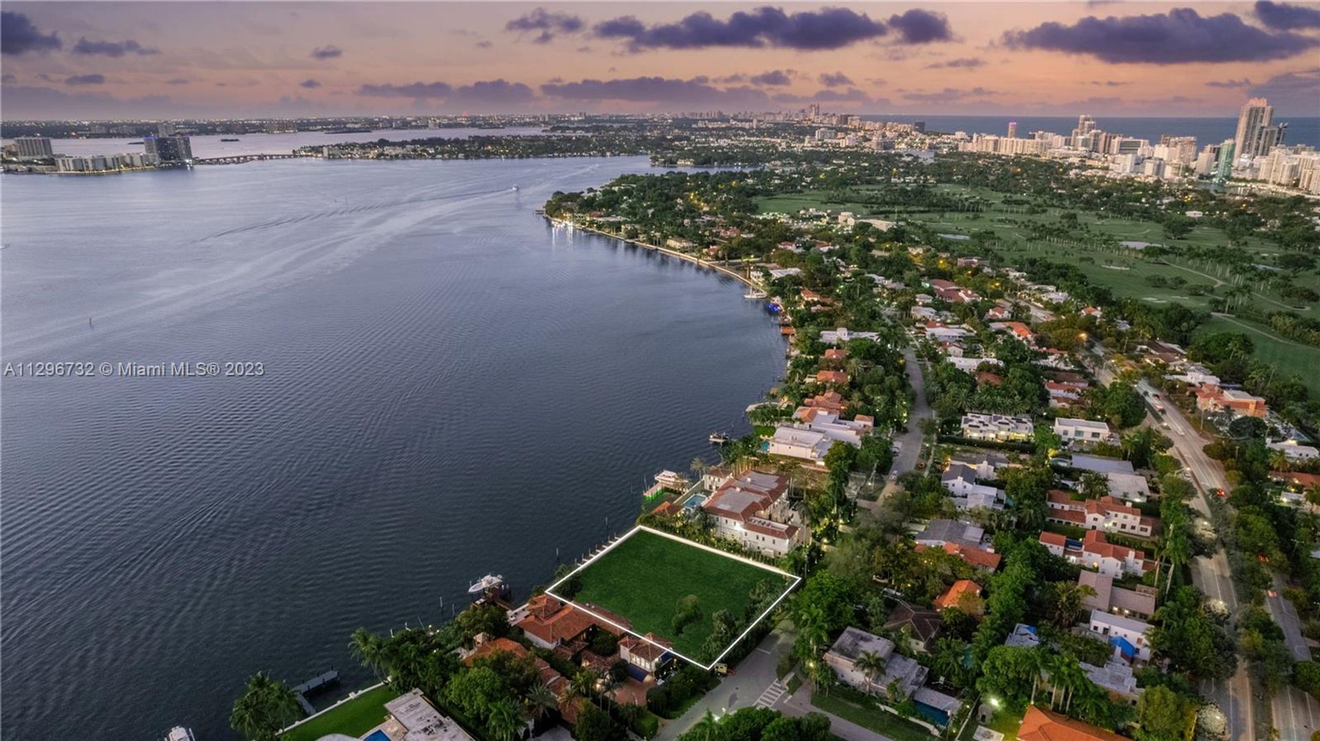 жилой дом в Miami Beach, Florida 12307886