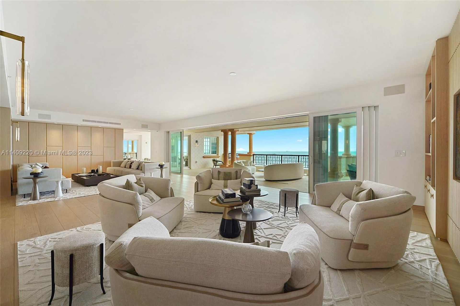 Condominium in Miami Beach, Florida 12307894