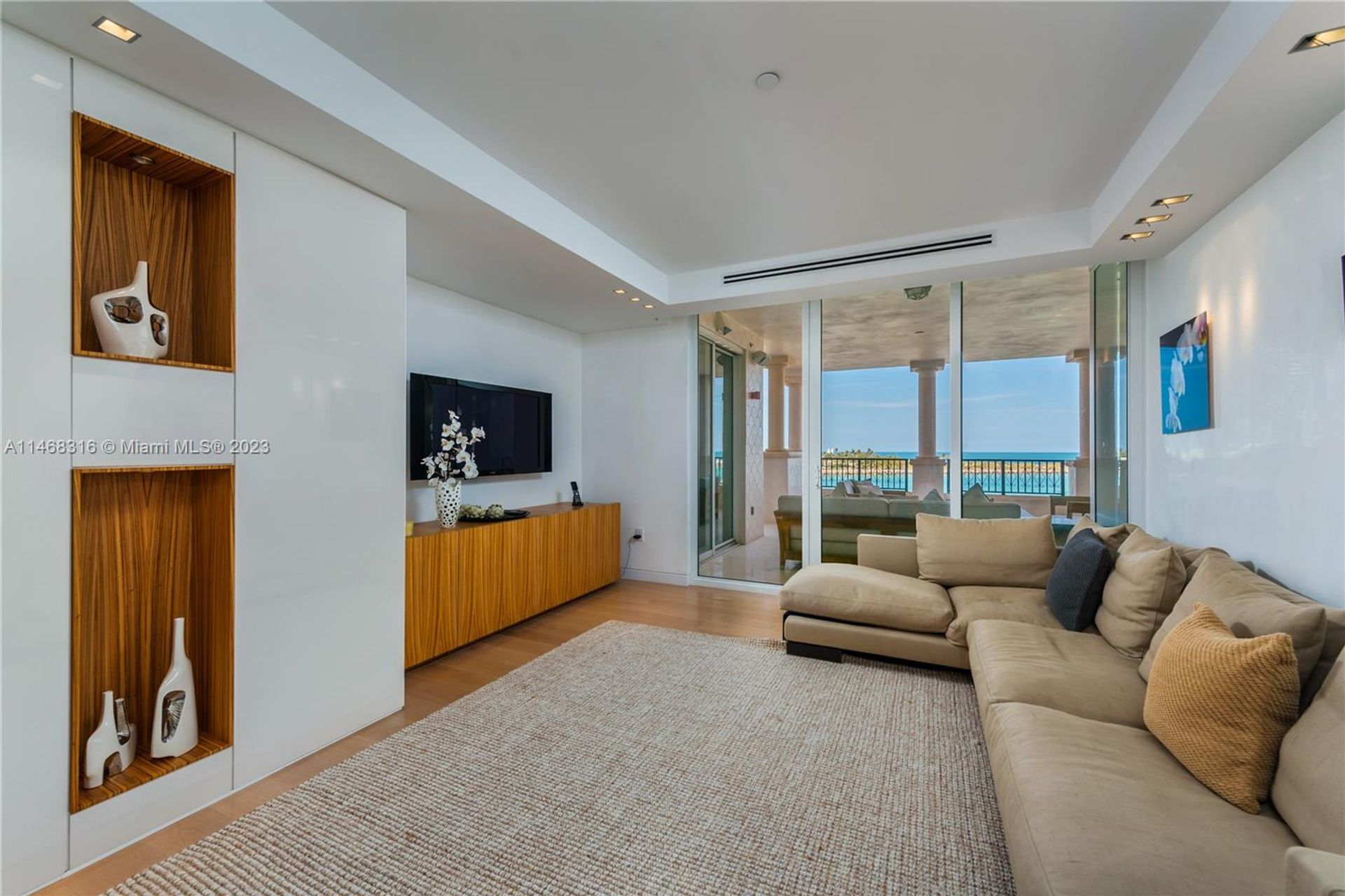 Condominium in Miami Beach, Florida 12307916