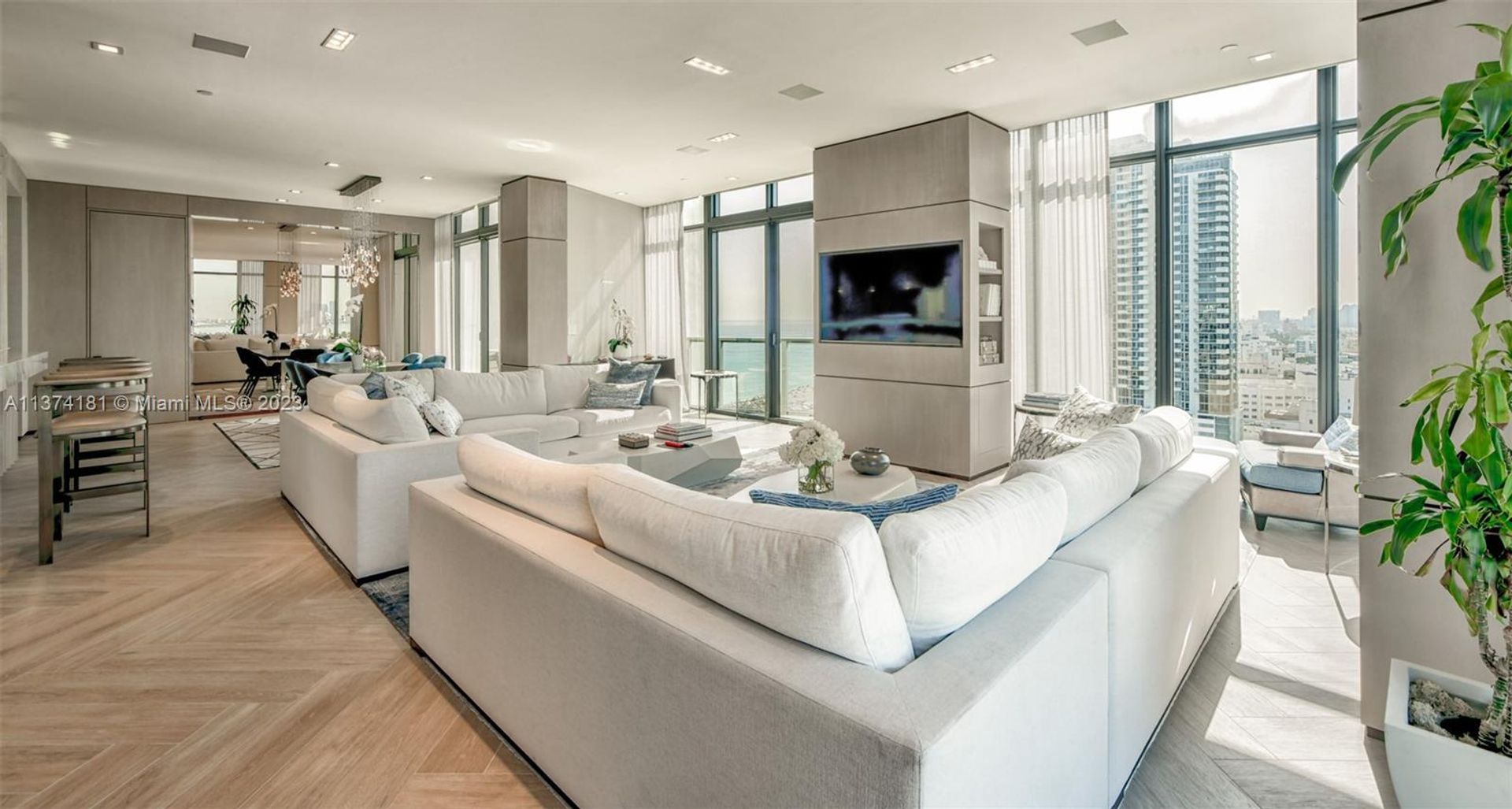 Condominium in Miami Beach, Florida 12307989