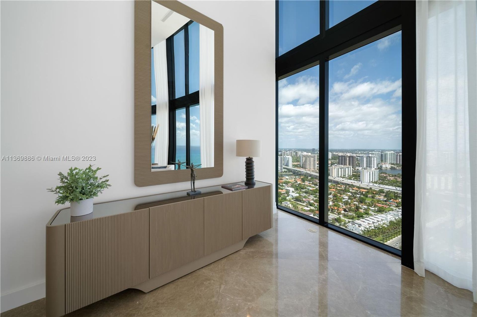 公寓 在 Sunny Isles Beach, Florida 12307995