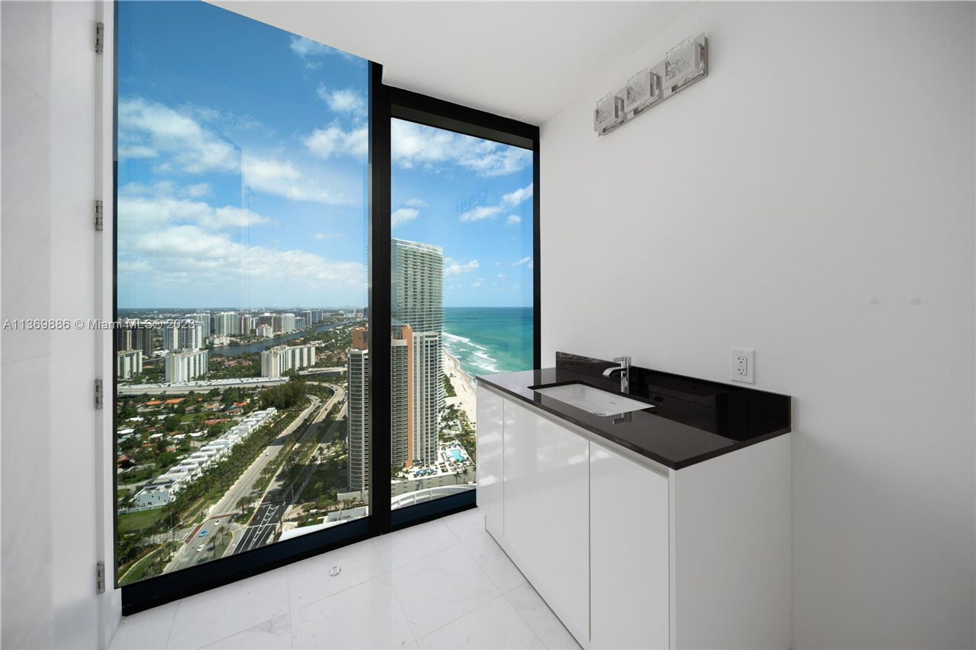 公寓 在 Sunny Isles Beach, Florida 12307995