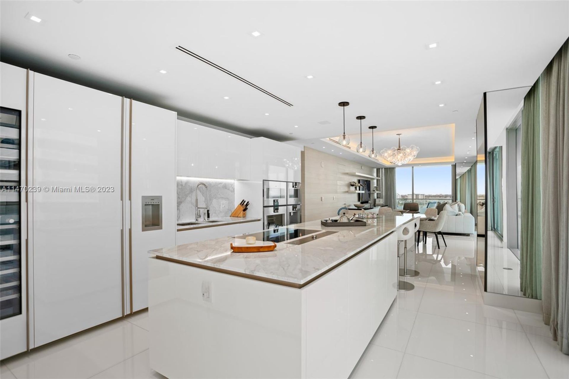 Condominium in Bal Harbour, Florida 12307999