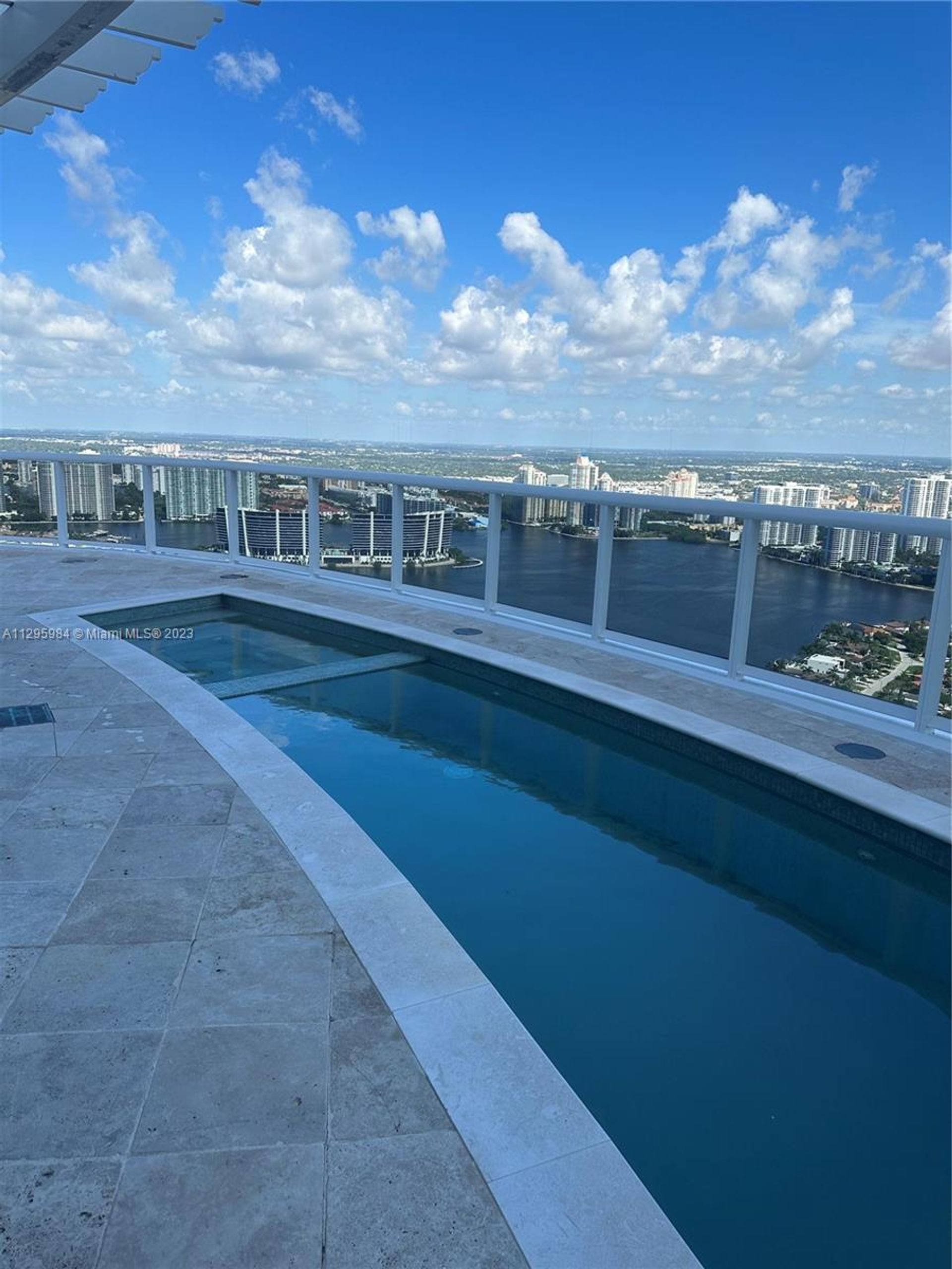 loger dans Sunny Isles Beach, Florida 12308033