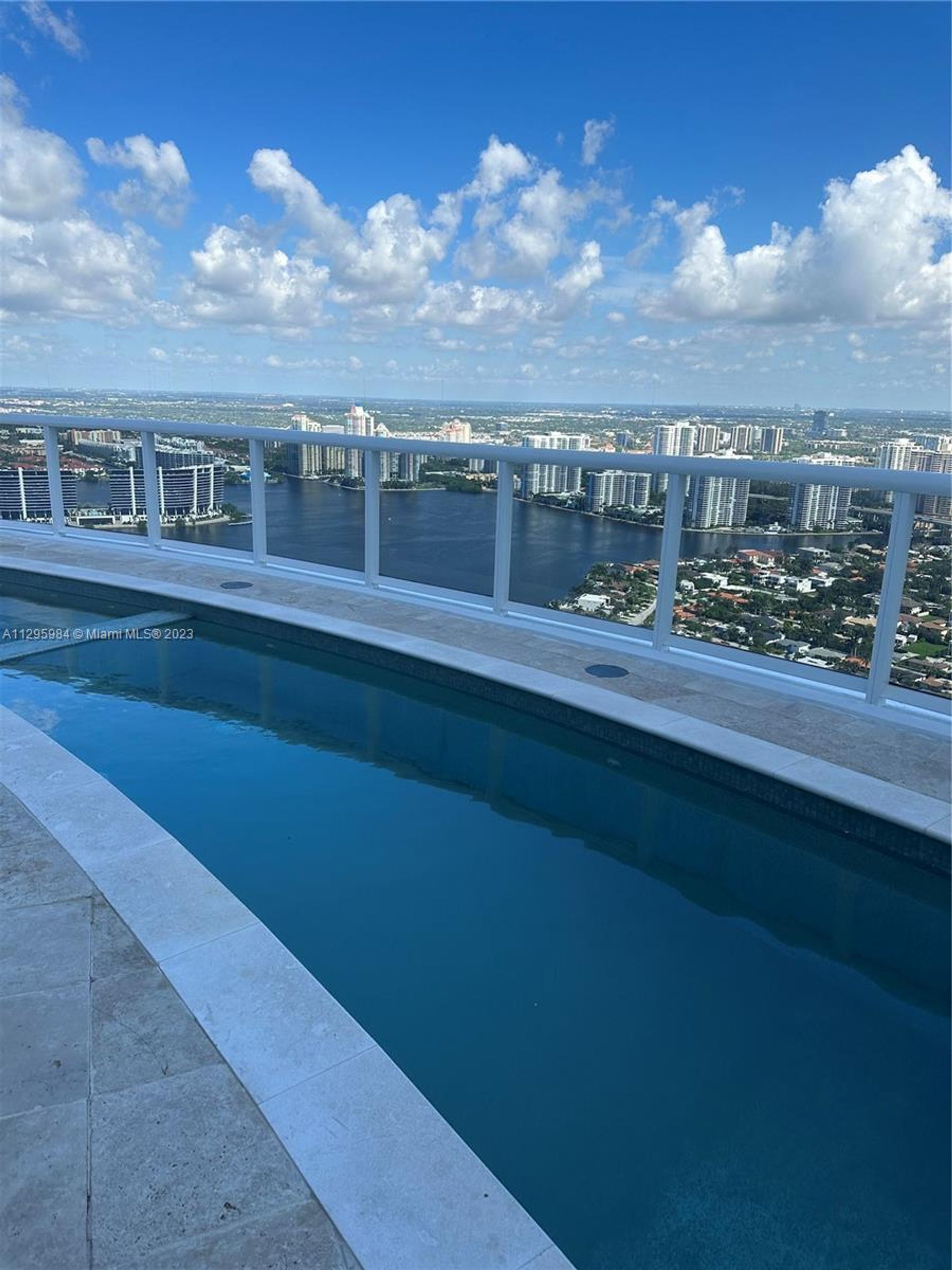 loger dans Sunny Isles Beach, Florida 12308033