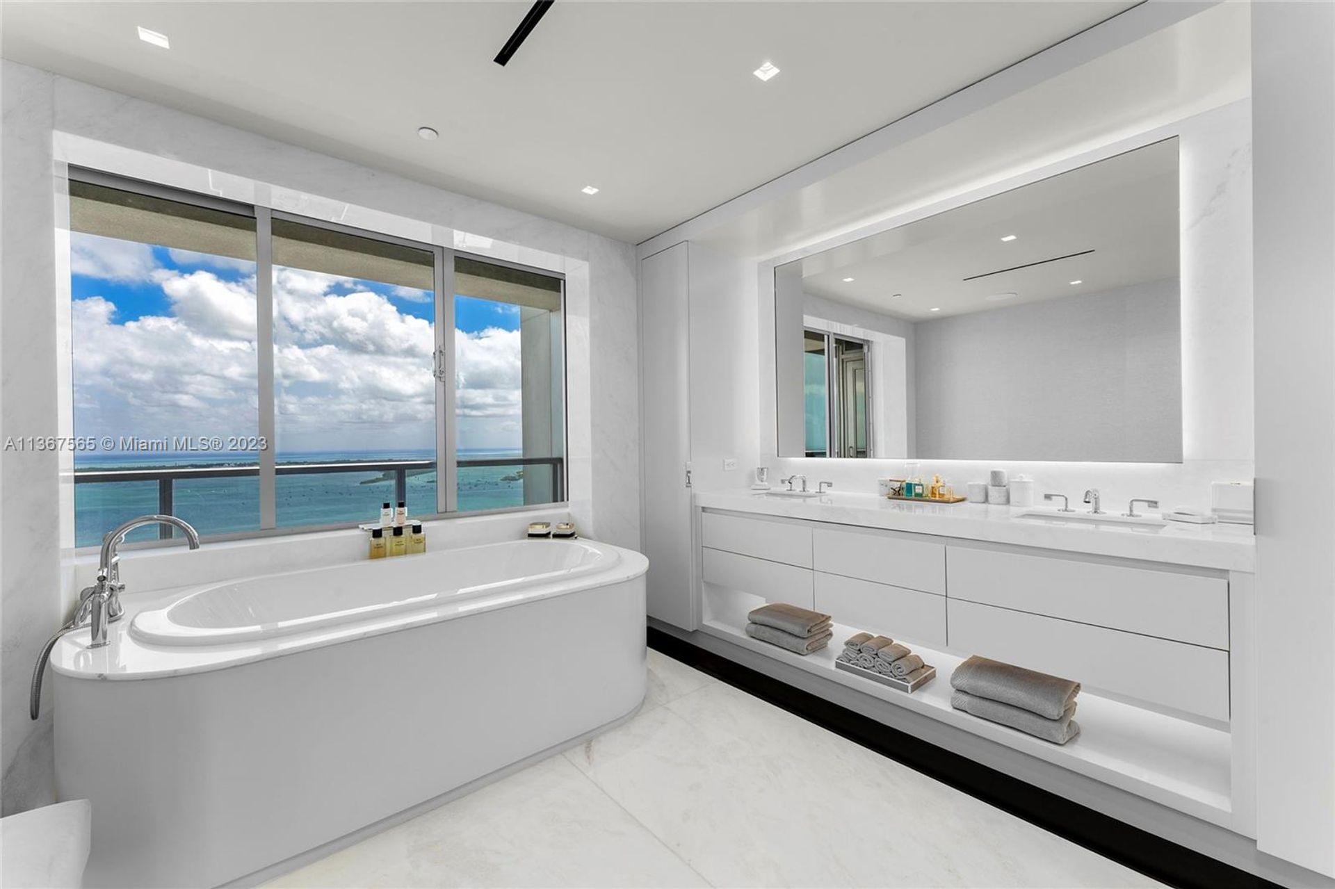 Condominium dans Miami, Florida 12308034