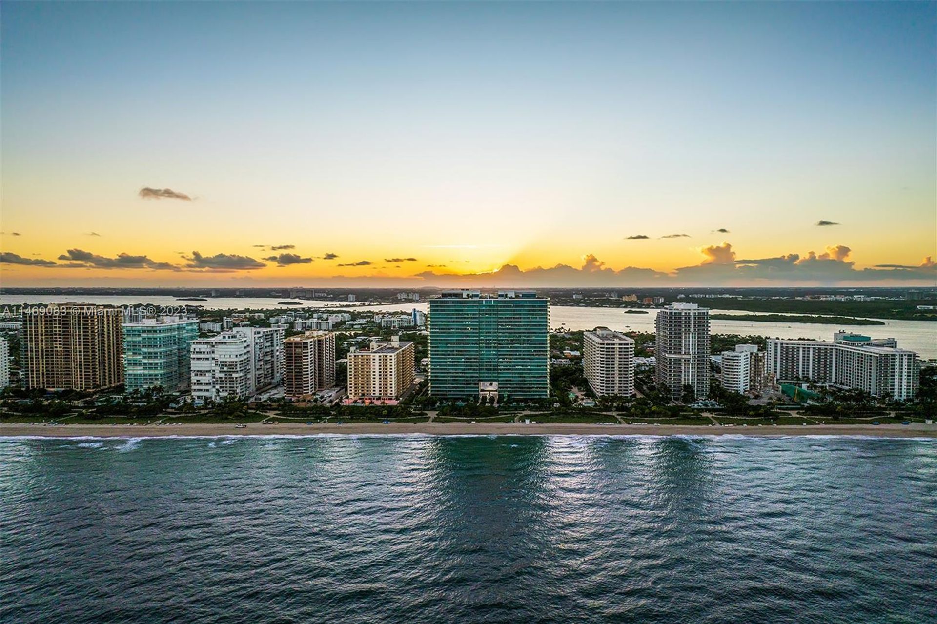 Condominium dans Bal Harbour, Florida 12308057