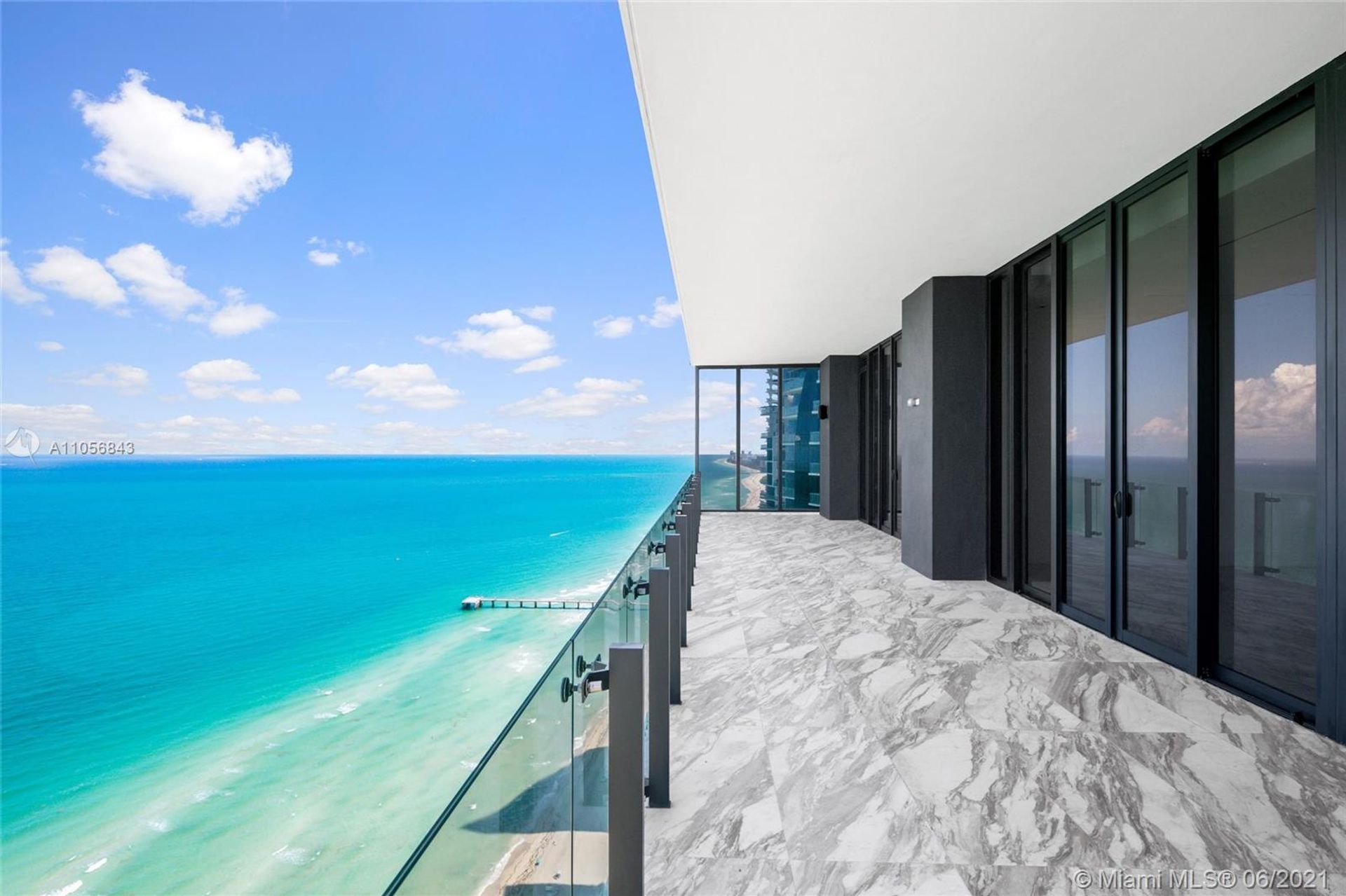 Condominium in Sunny Isles Beach, Florida 12308062