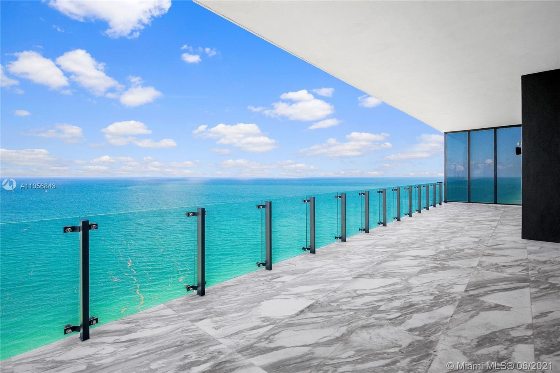 Condominium in Sunny Isles Beach, Florida 12308062