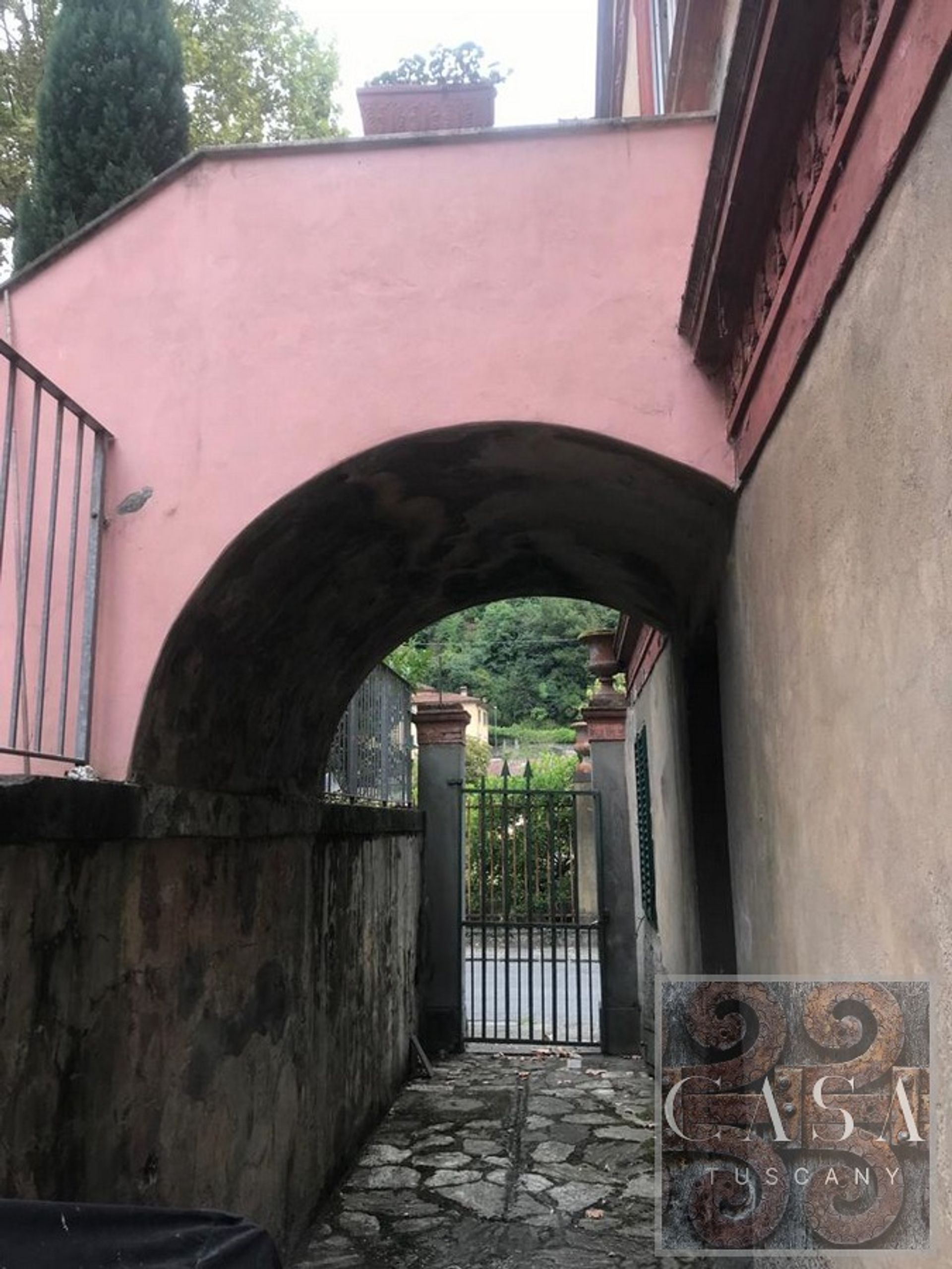 קוֹנדוֹמִינִיוֹן ב Bagni di Lucca, Tuscany 12308156