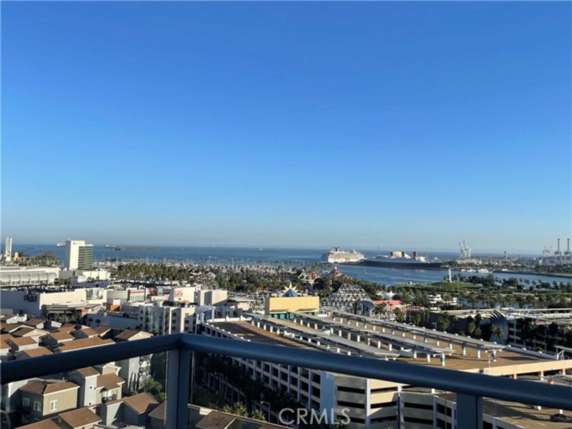 Condominium in Long Beach, California 12308160