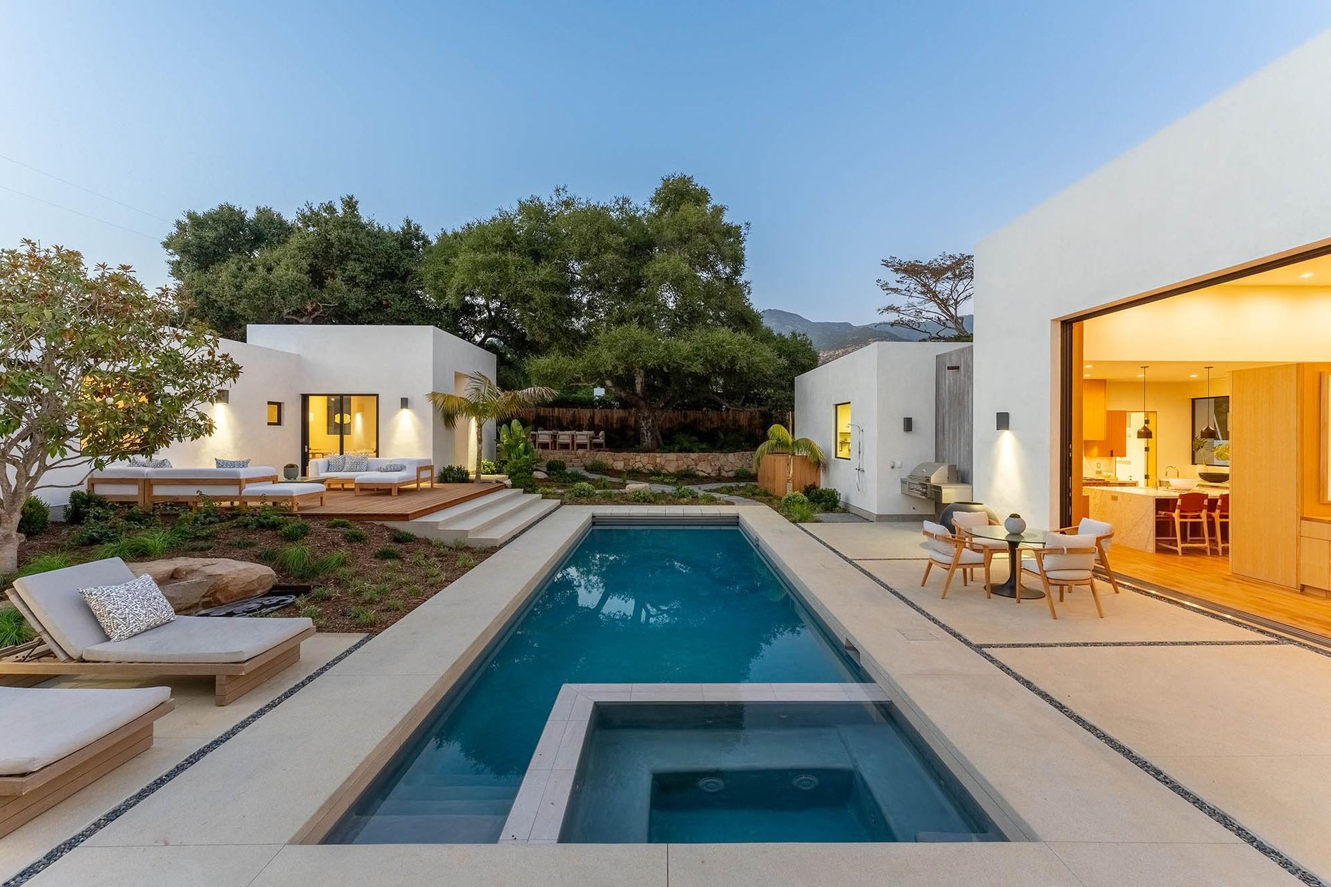 بيت في Montecito, 515 Santa Angela Lane 12309267