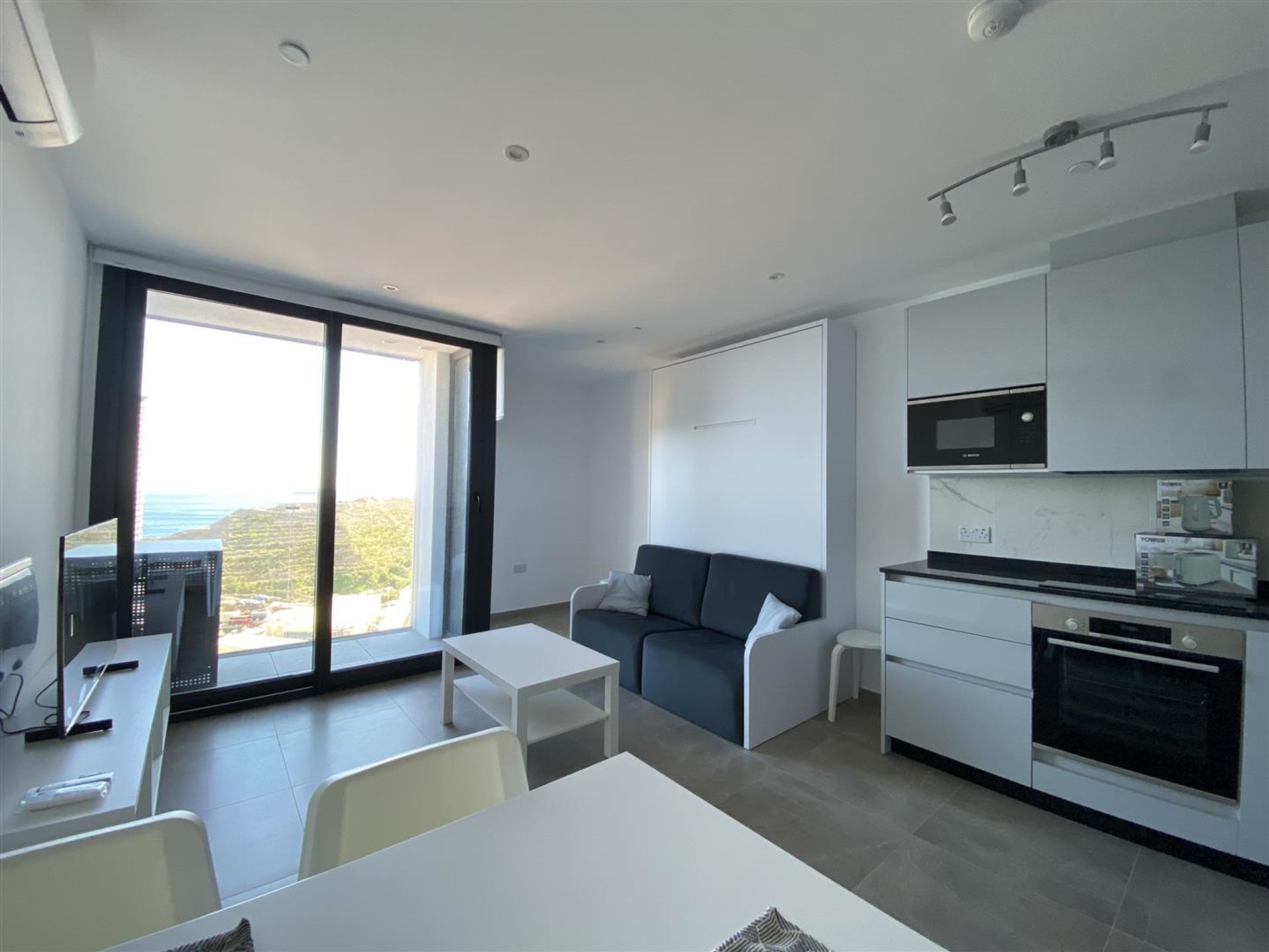 Condominium in La Linea de la Concepción, Andalusië 12310763