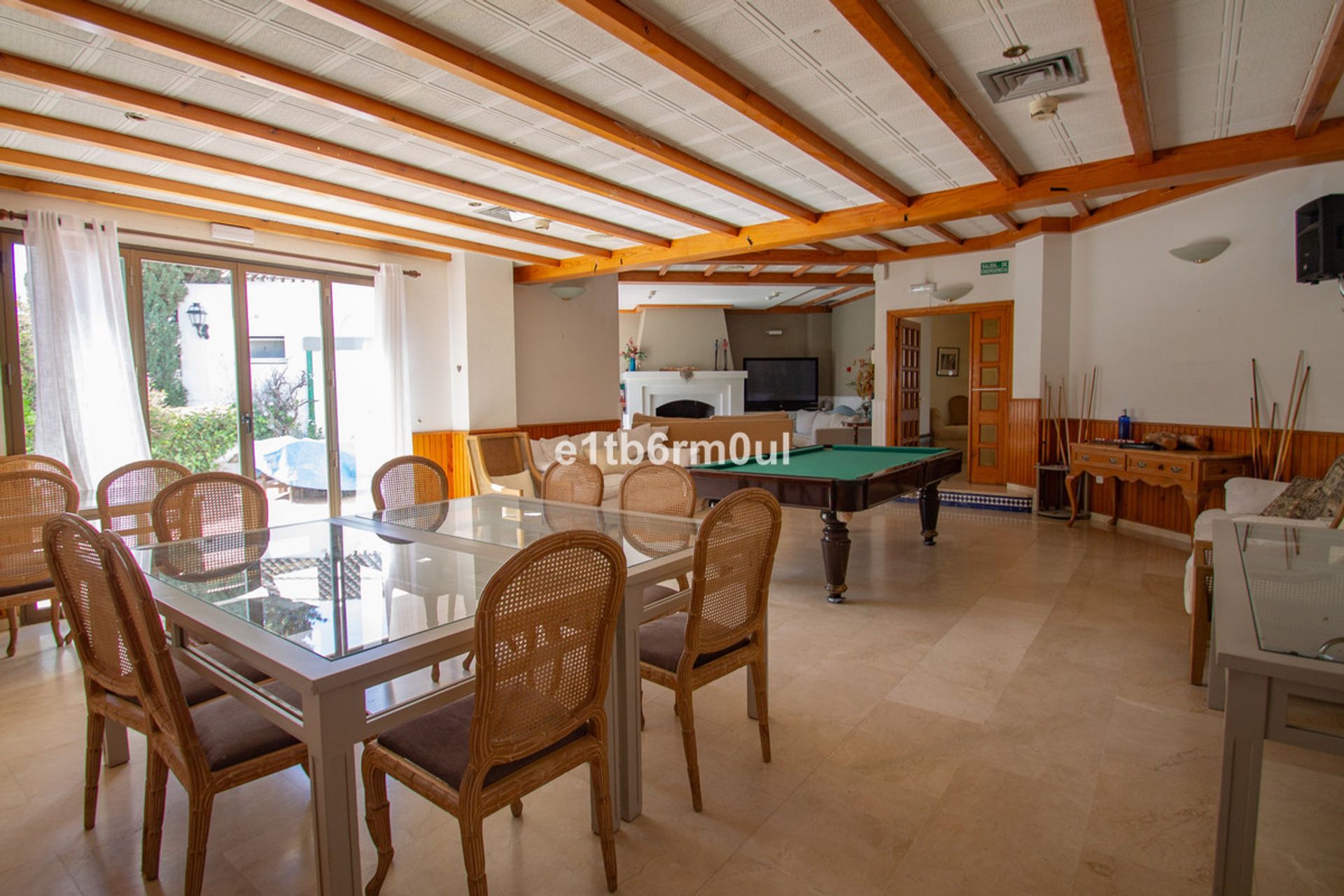 Condominium in Marbella, Andalucía 12310901